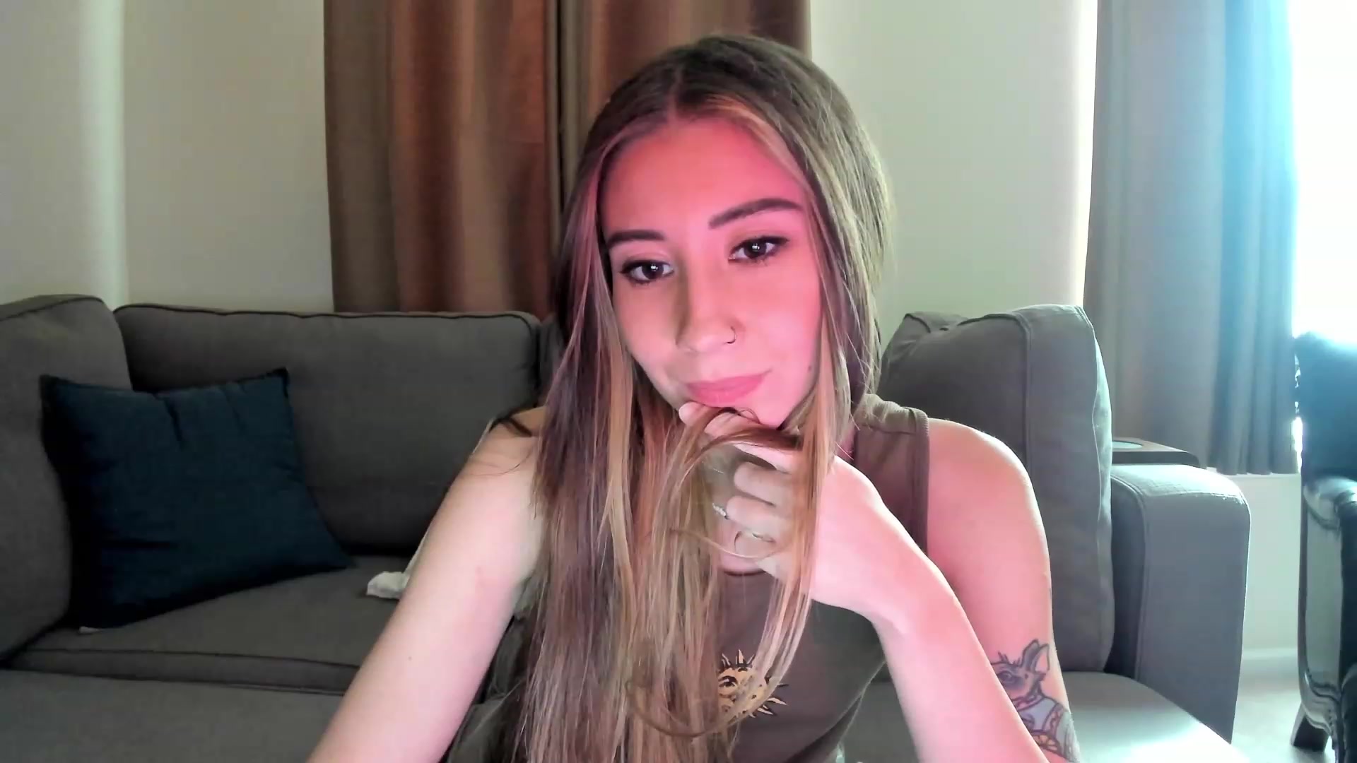 Gallery image thumbnail from lory_babygirl's myfreecams stream on, 01/18/2024, 18:06 image 4 of 20
