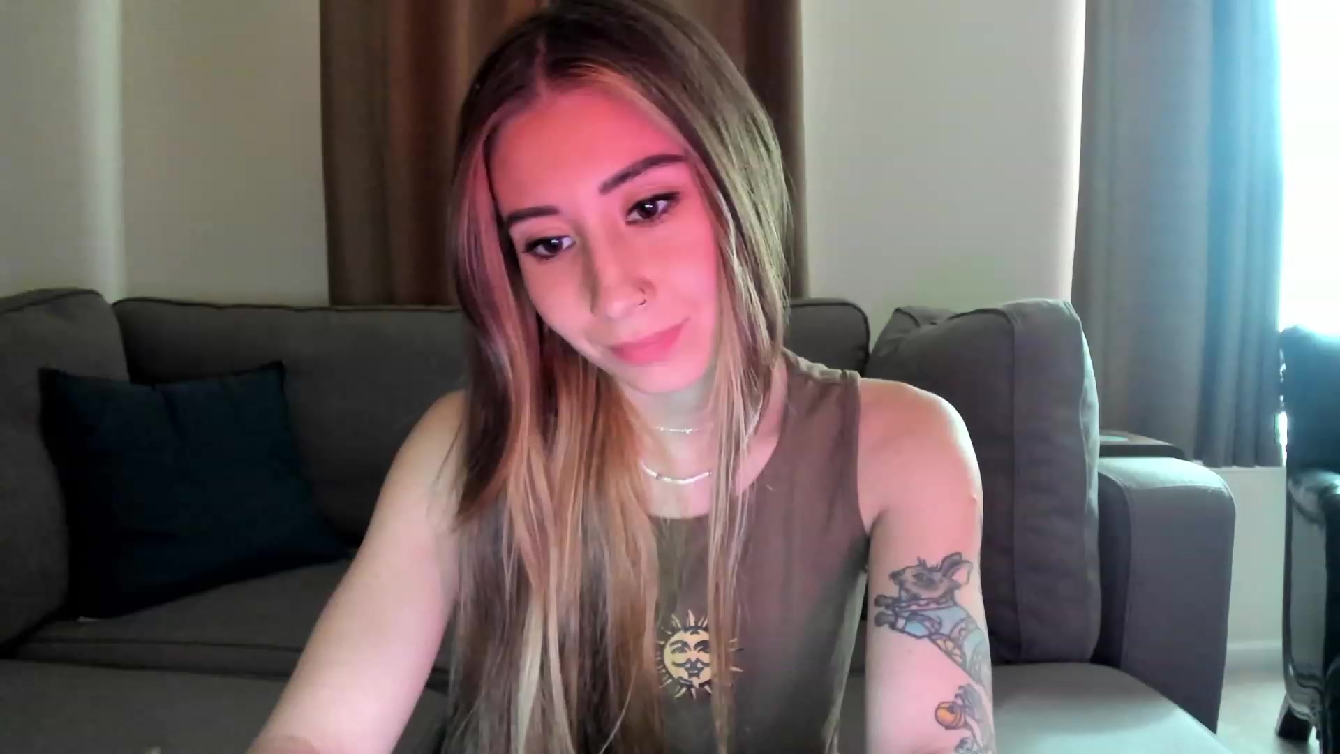 Gallery image thumbnail from lory_babygirl's myfreecams stream on, 01/18/2024, 18:06 image 10 of 20