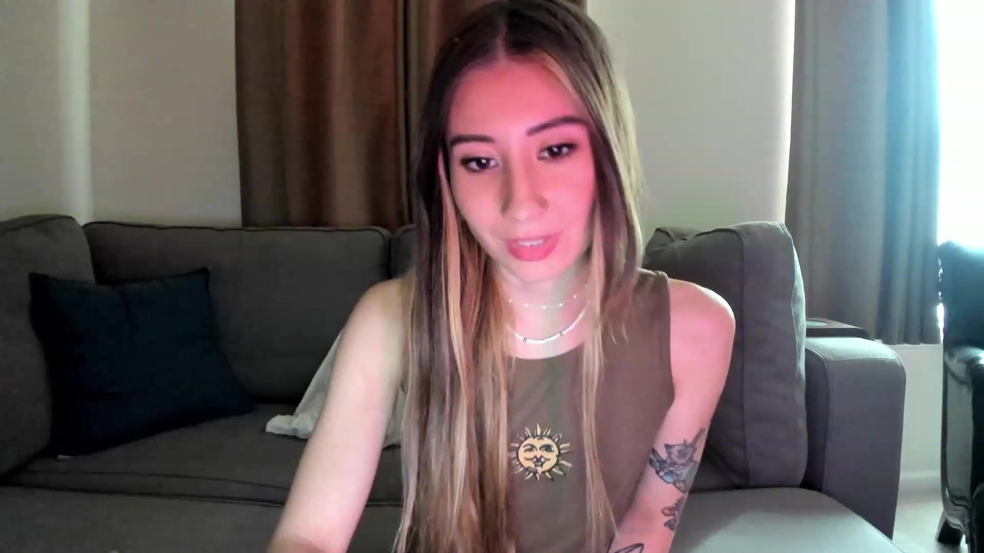 Gallery image thumbnail from lory_babygirl's myfreecams stream on, 01/18/2024, 18:06 image 17 of 20