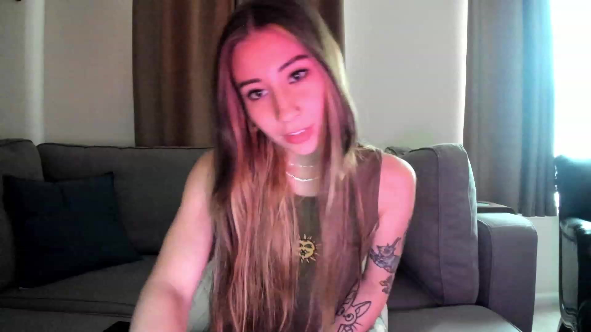Gallery image thumbnail from lory_babygirl's myfreecams stream on, 01/18/2024, 20:12 image 20 of 20