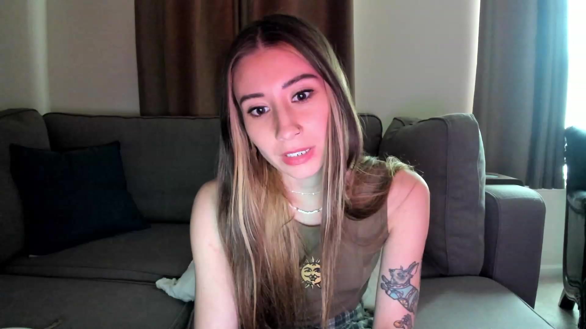Gallery image thumbnail from lory_babygirl's myfreecams stream on, 01/18/2024, 20:12 image 14 of 20
