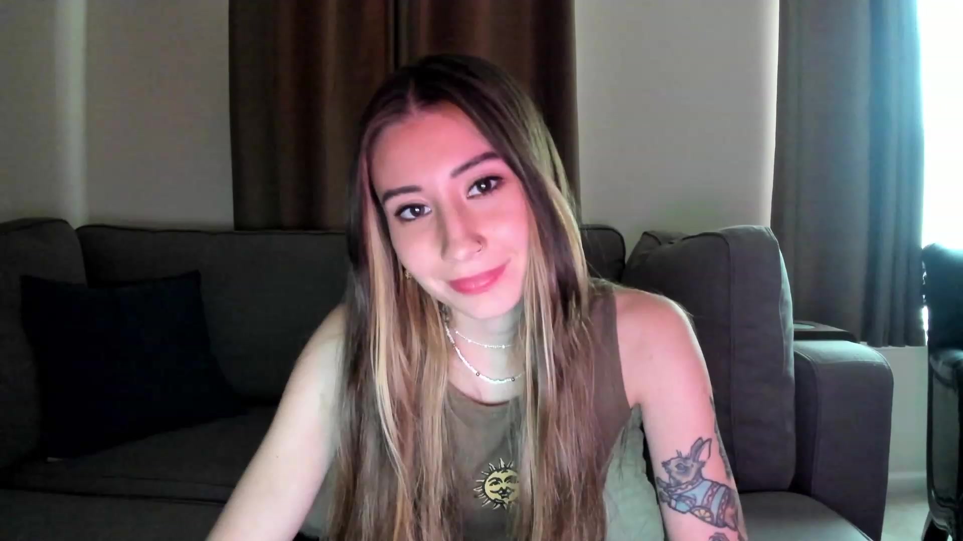 Gallery image thumbnail from lory_babygirl's myfreecams stream on, 01/18/2024, 20:12 image 7 of 20
