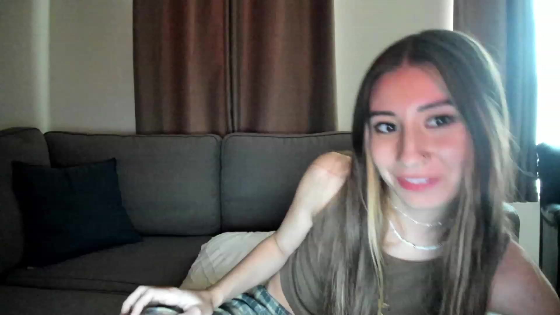 Gallery image thumbnail from lory_babygirl's myfreecams stream on, 01/18/2024, 20:12 image 5 of 20