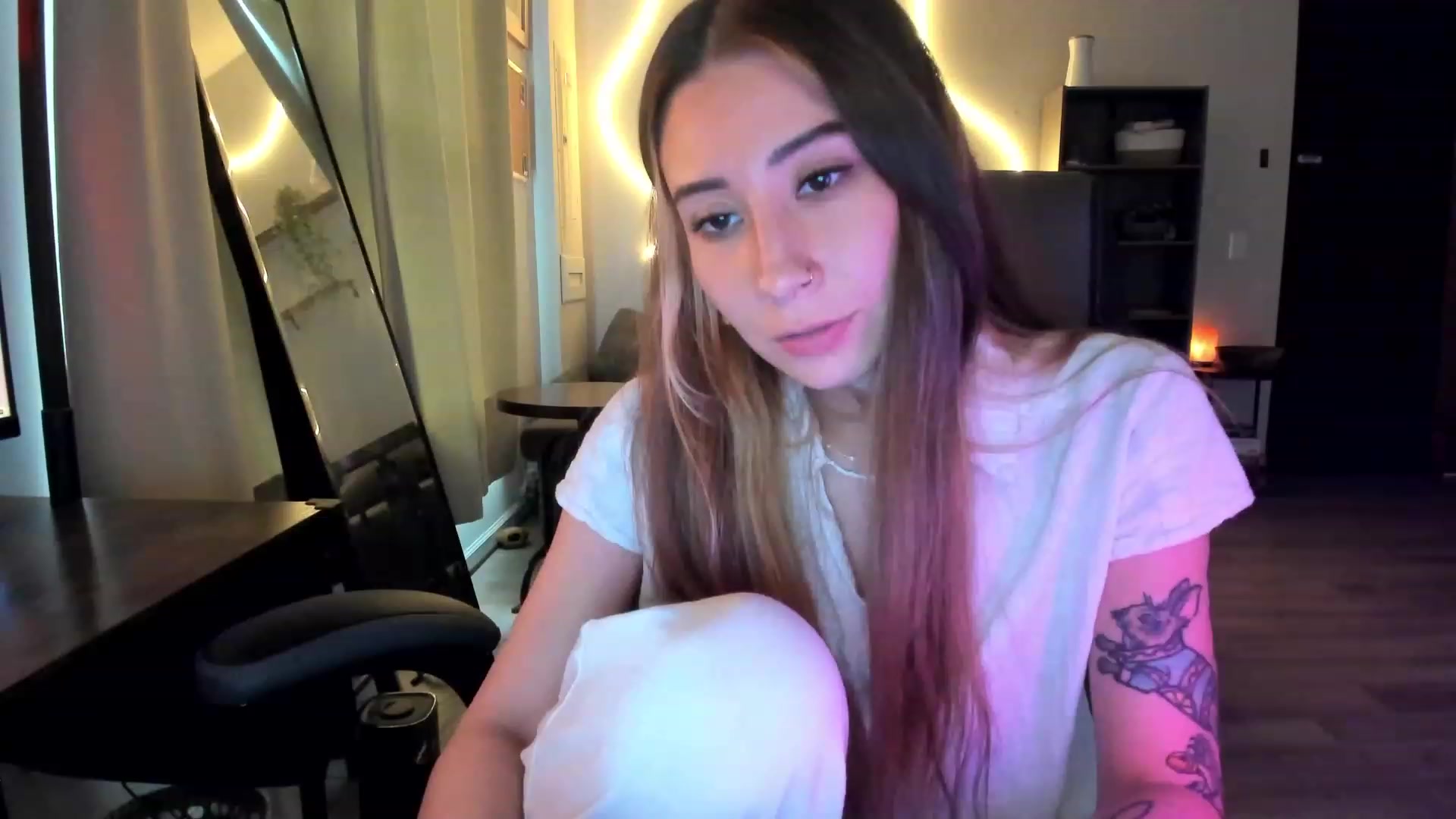 Gallery image thumbnail from lory_babygirl's myfreecams stream on, 01/30/2024, 18:29 image 7 of 20