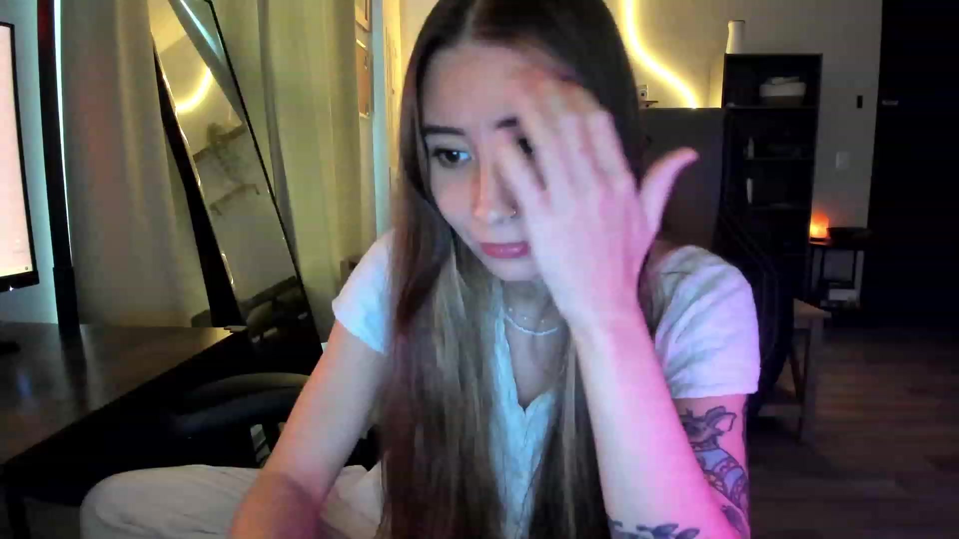 Gallery image thumbnail from lory_babygirl's myfreecams stream on, 01/30/2024, 18:29 image 14 of 20
