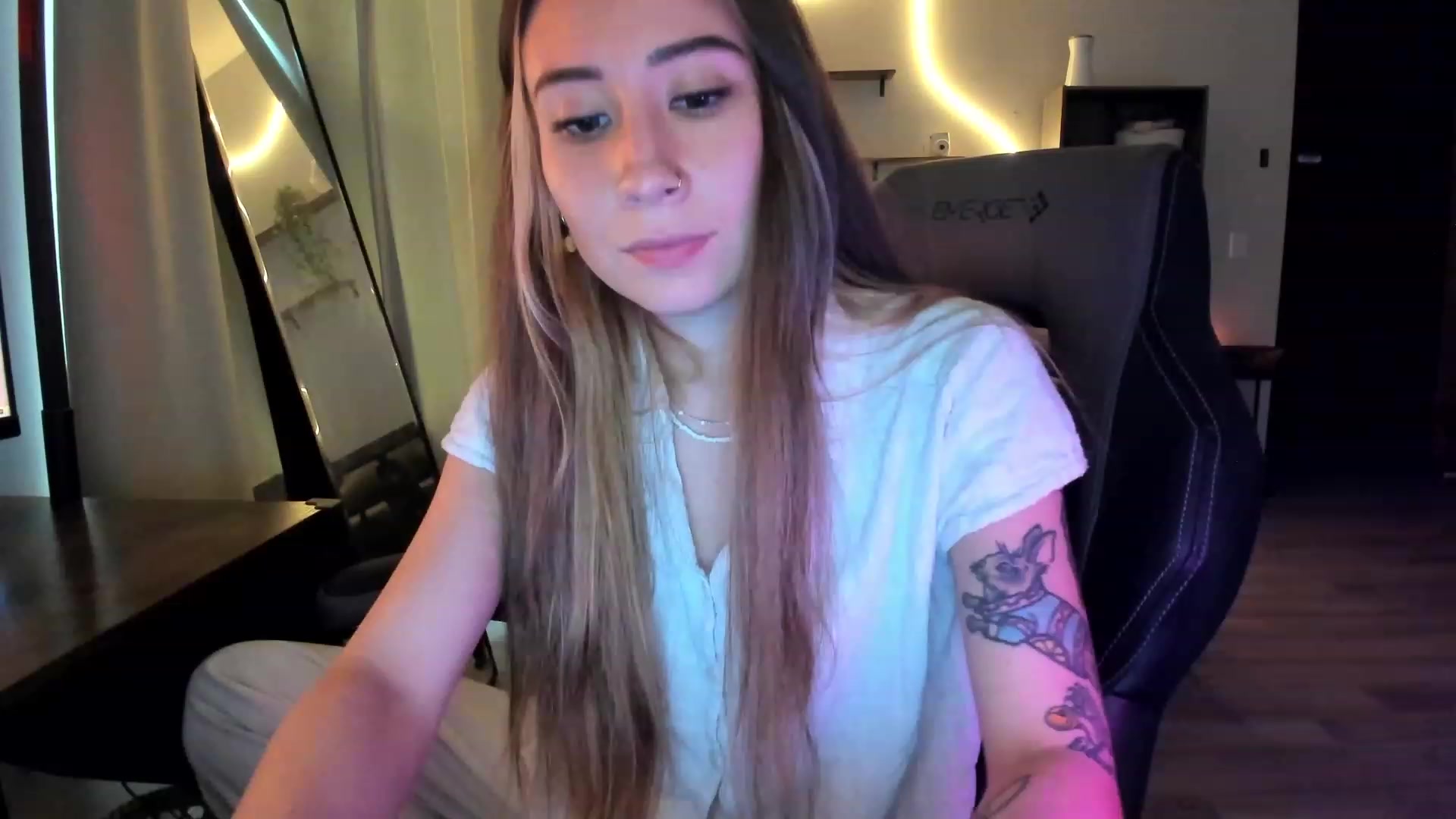 Gallery image thumbnail from lory_babygirl's myfreecams stream on, 01/30/2024, 18:29 image 5 of 20