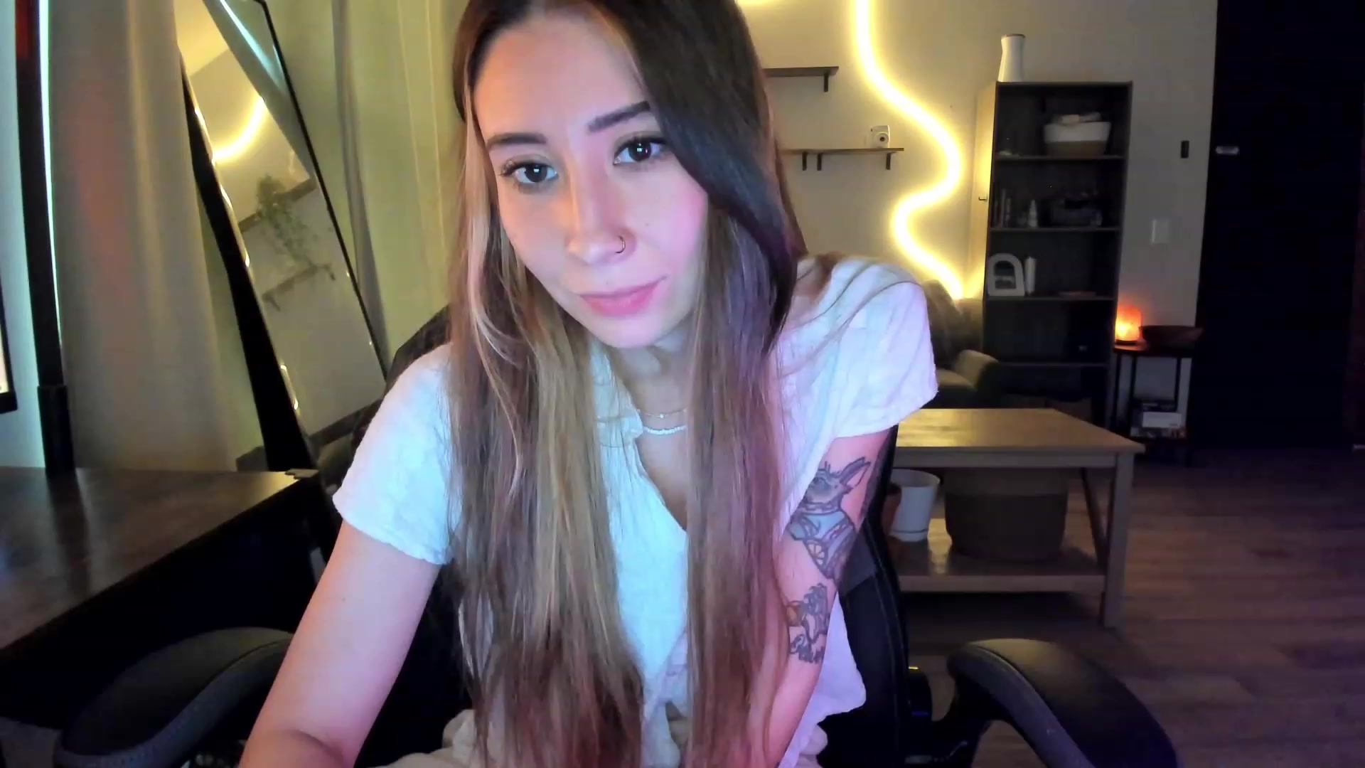 Gallery image thumbnail from lory_babygirl's myfreecams stream on, 01/30/2024, 18:29 image 6 of 20