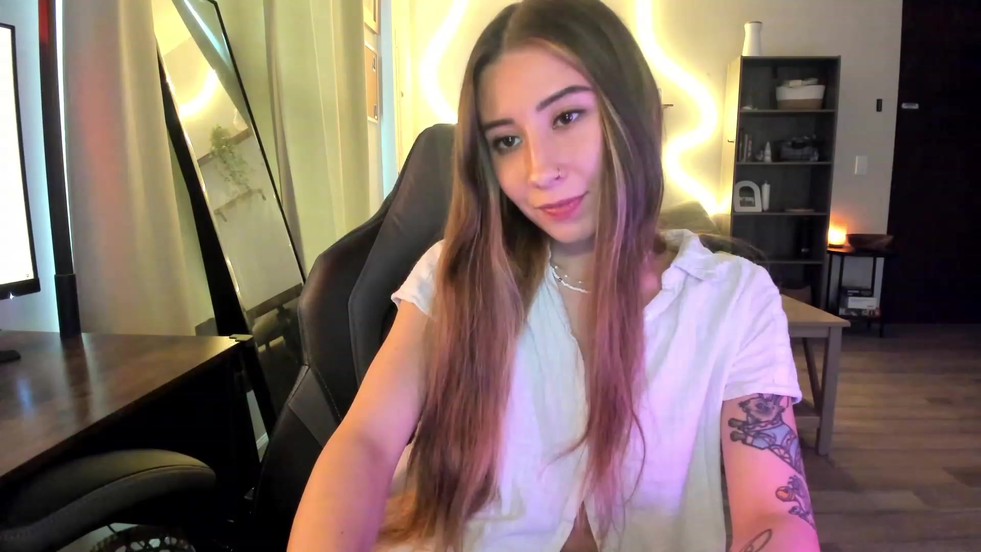 Gallery image thumbnail from lory_babygirl's myfreecams stream on, 01/30/2024, 19:29 image 12 of 20