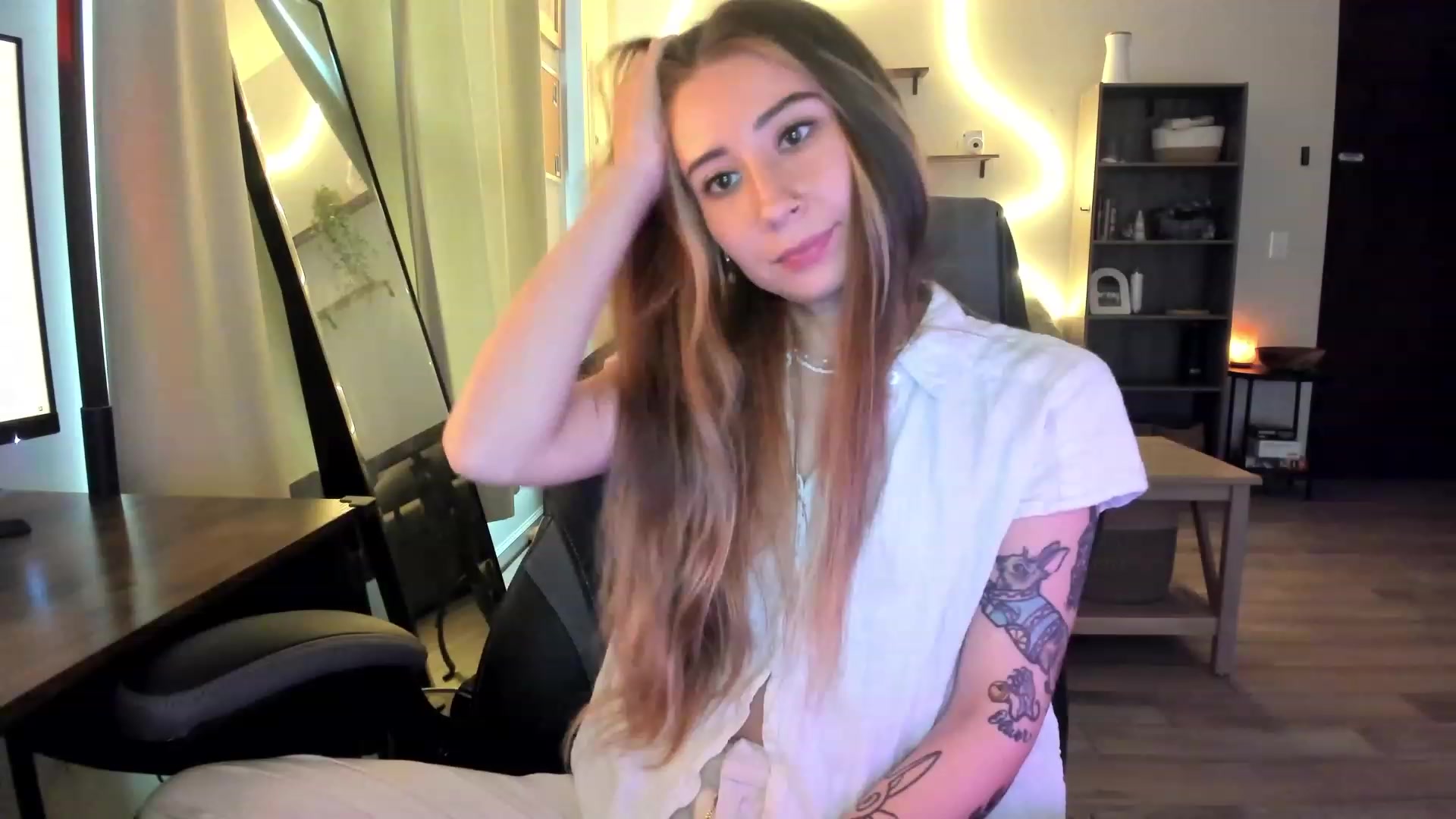 Gallery image thumbnail from lory_babygirl's myfreecams stream on, 01/30/2024, 19:29 image 1 of 20