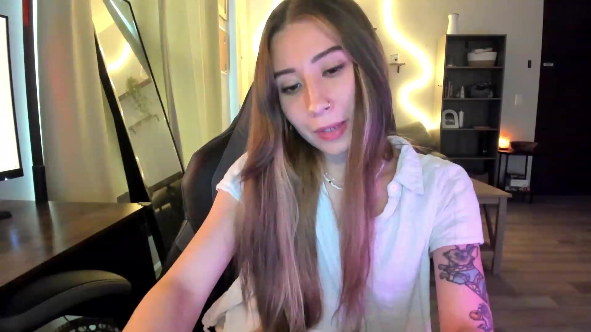 Gallery image thumbnail from lory_babygirl's myfreecams stream on, 01/30/2024, 19:29 image 16 of 20