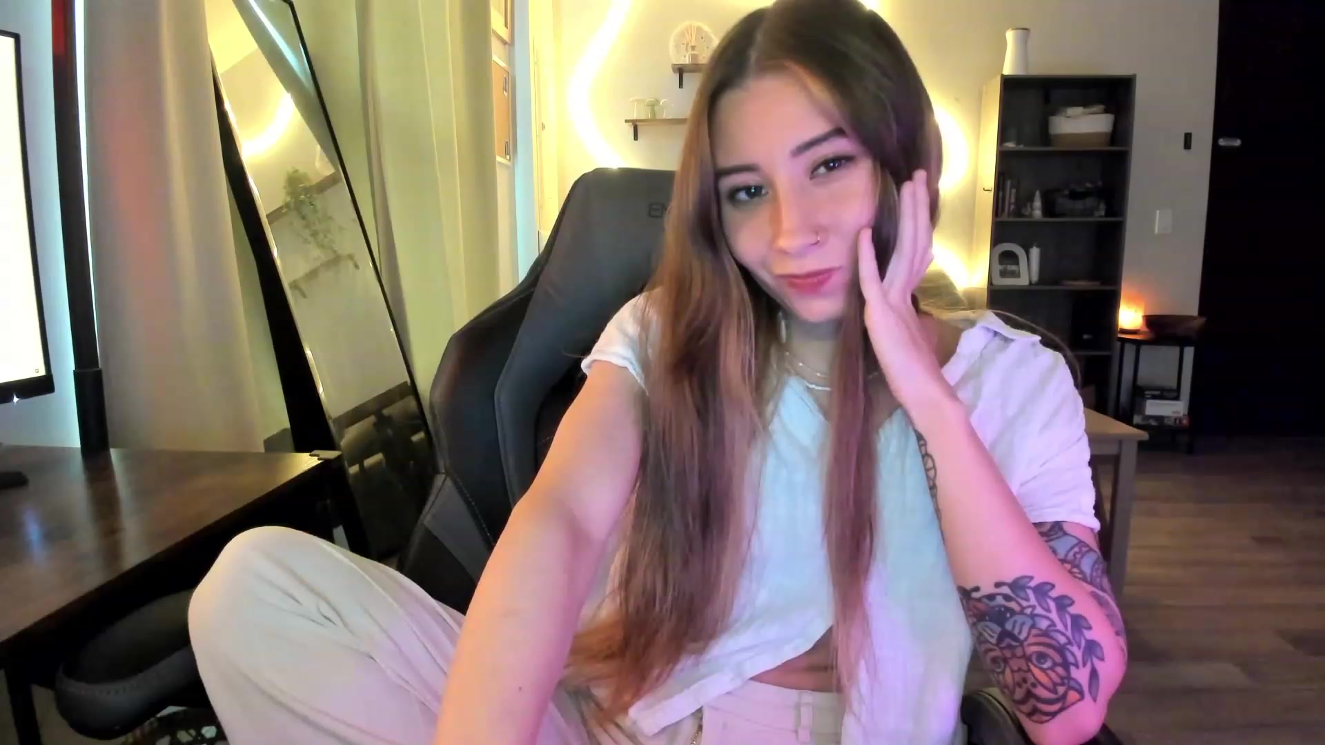 Gallery image thumbnail from lory_babygirl's myfreecams stream on, 01/30/2024, 19:29 image 9 of 20