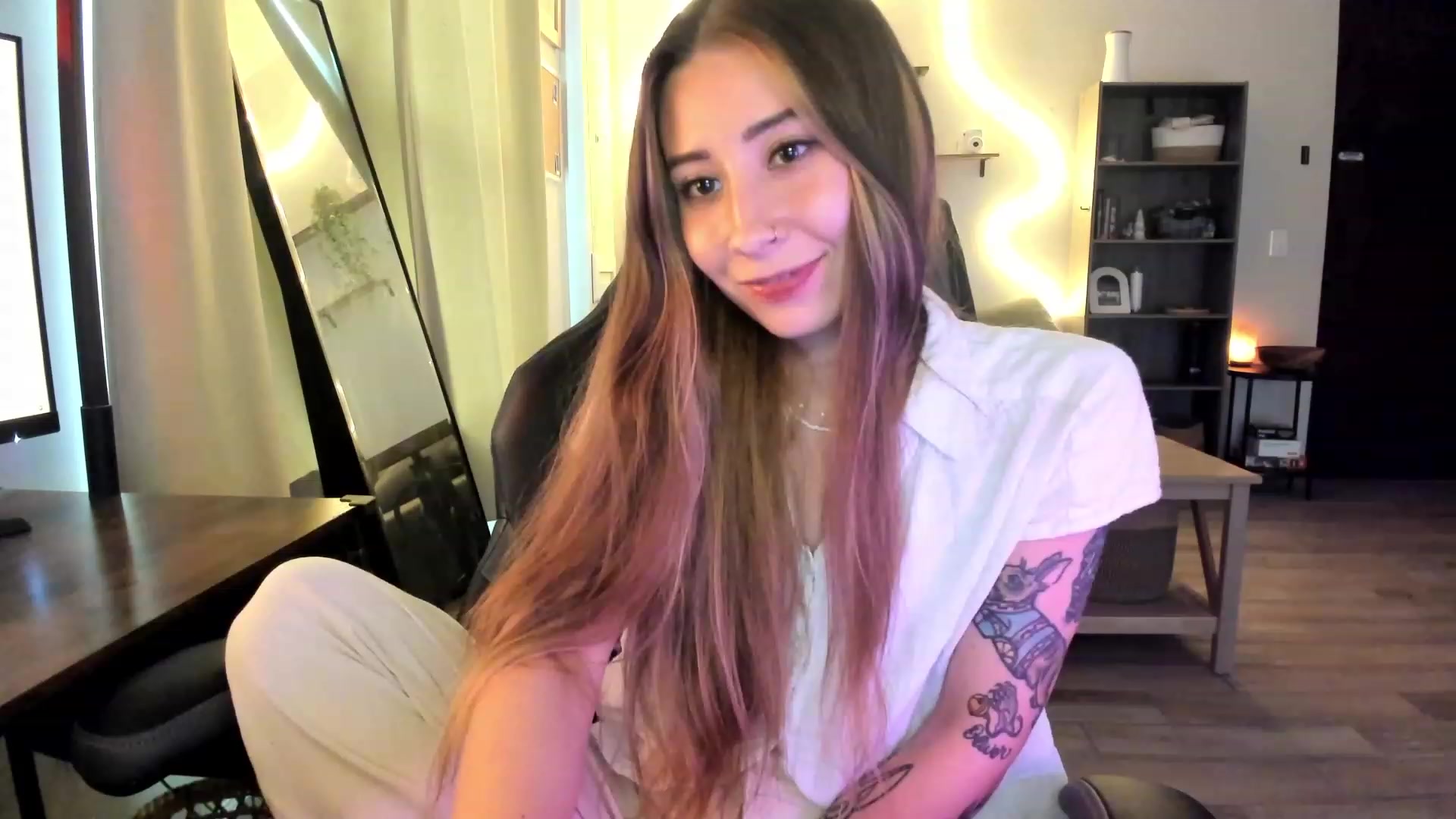 Gallery image thumbnail from lory_babygirl's myfreecams stream on, 01/30/2024, 19:29 image 6 of 20