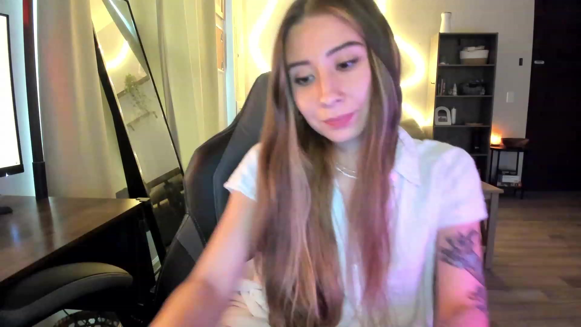 Gallery image thumbnail from lory_babygirl's myfreecams stream on, 01/30/2024, 19:29 image 20 of 20