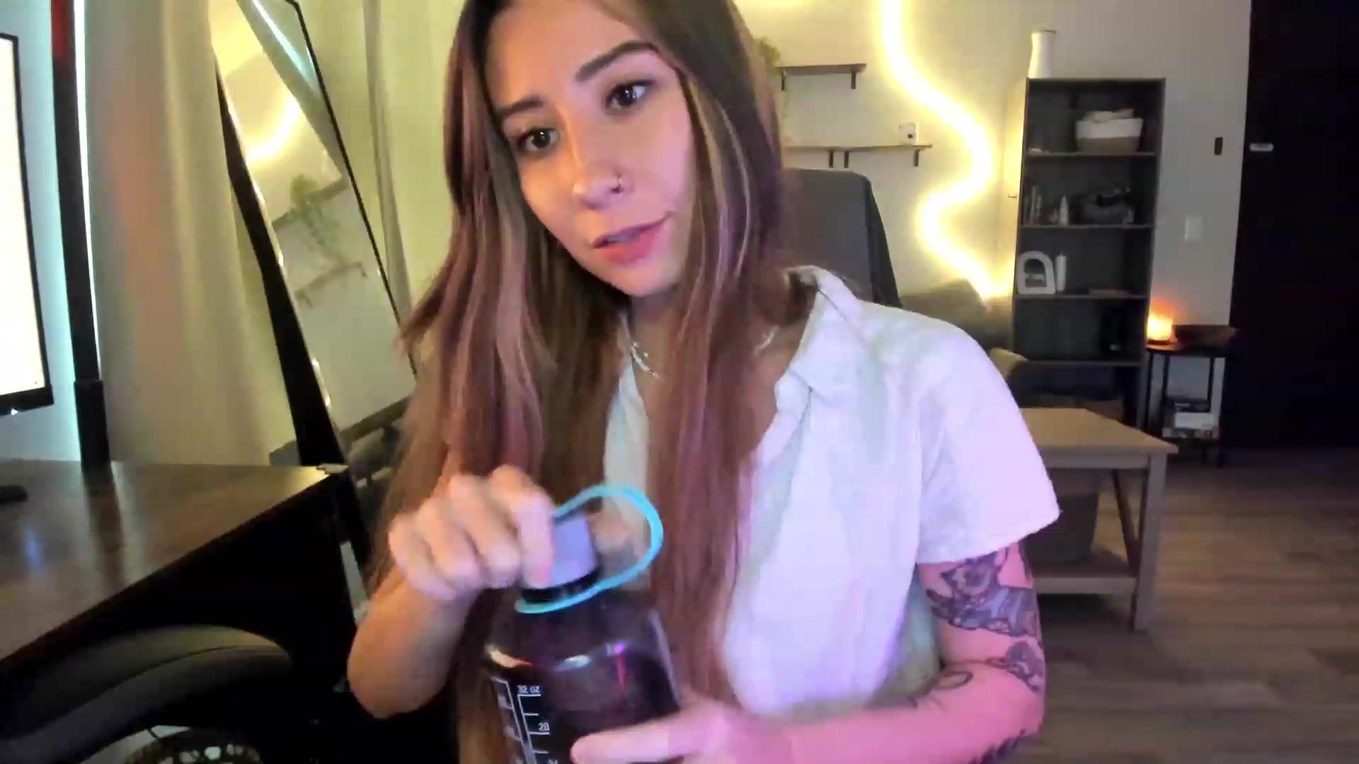 Gallery image thumbnail from lory_babygirl's myfreecams stream on, 01/30/2024, 19:29 image 17 of 20