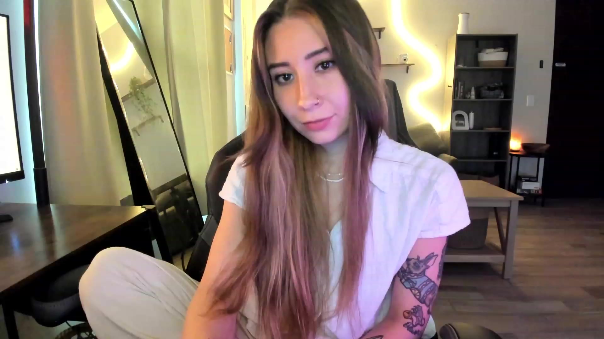 Gallery image thumbnail from lory_babygirl's myfreecams stream on, 01/30/2024, 19:29 image 4 of 20