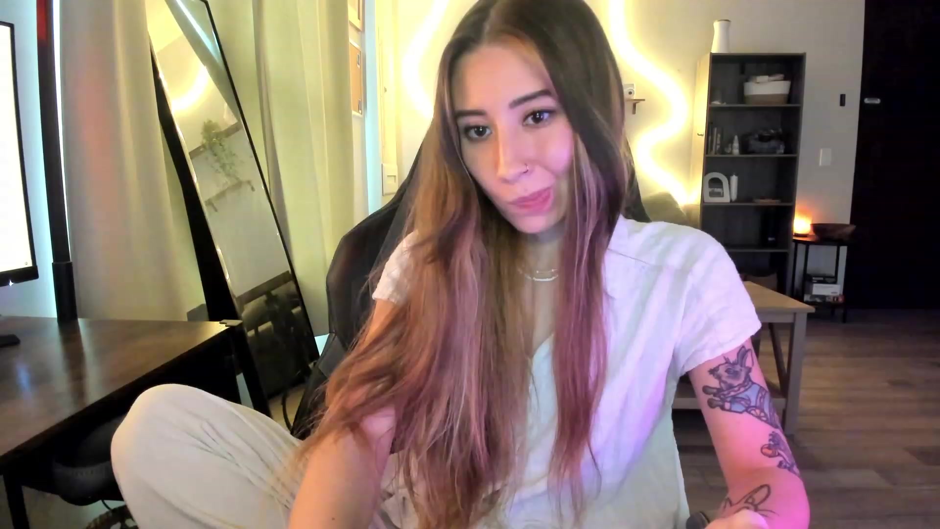 Gallery image thumbnail from lory_babygirl's myfreecams stream on, 01/30/2024, 19:29 image 5 of 20