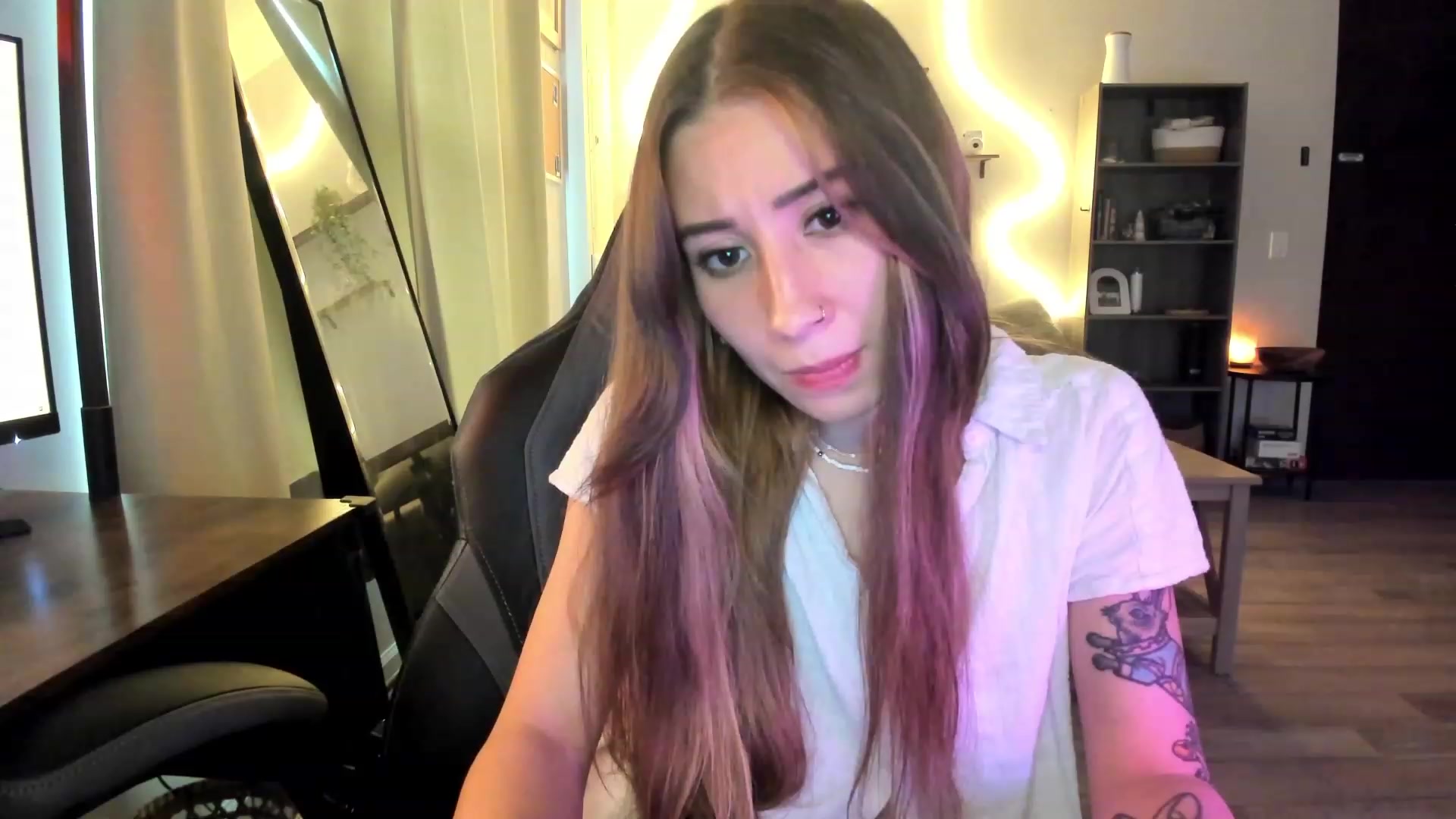 Gallery image thumbnail from lory_babygirl's myfreecams stream on, 01/30/2024, 19:29 image 15 of 20