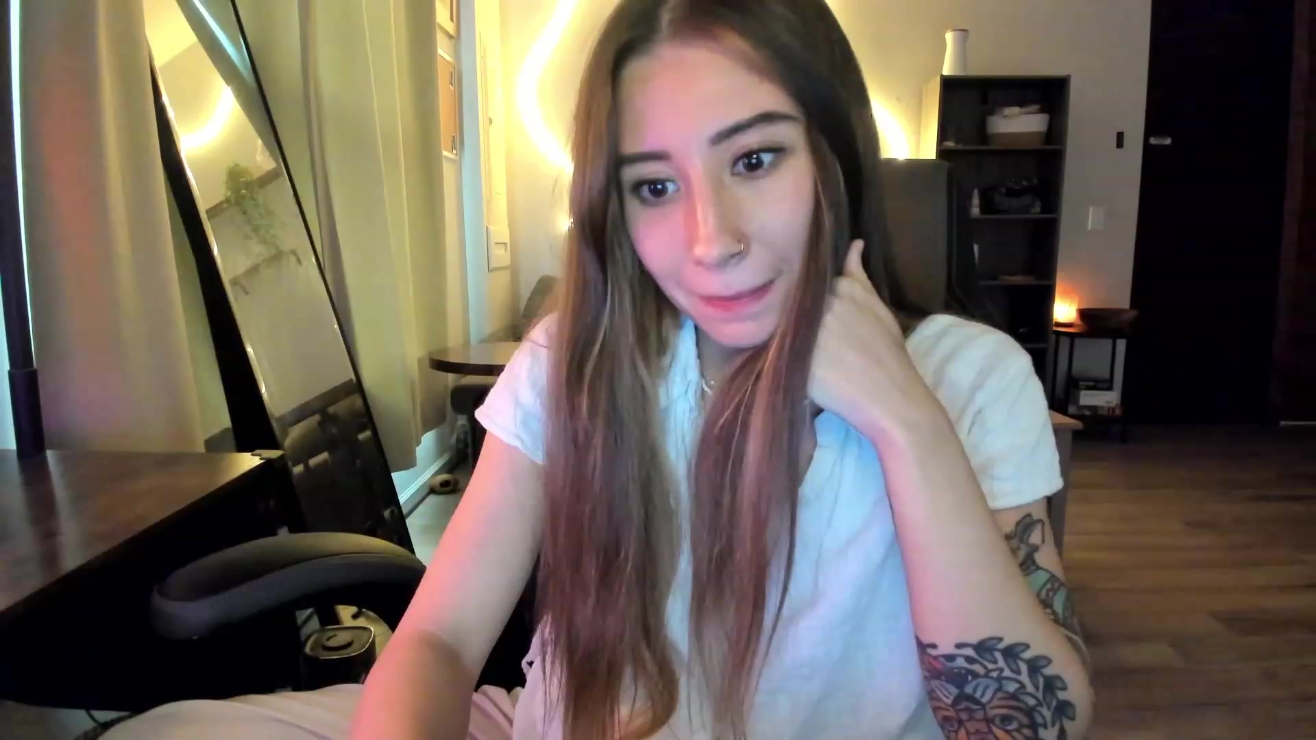 Gallery image thumbnail from lory_babygirl's myfreecams stream on, 01/30/2024, 20:34 image 4 of 20