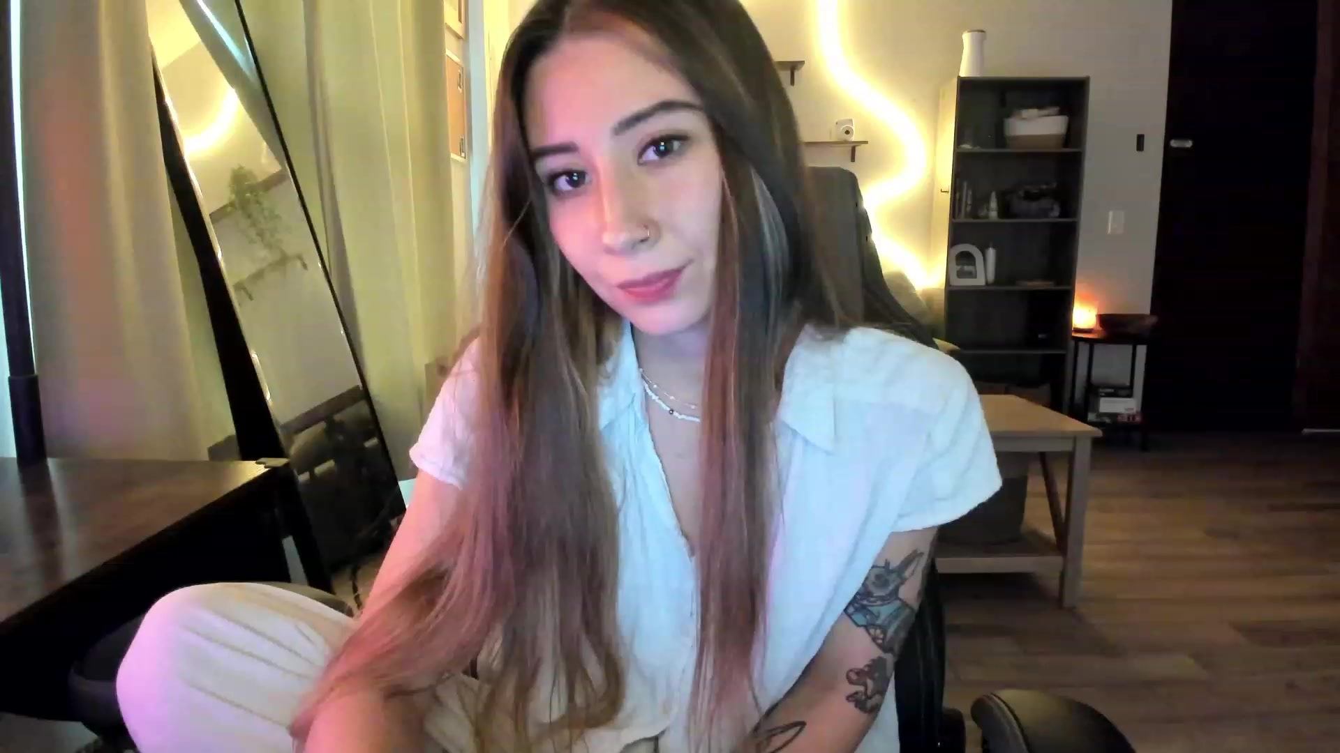 Gallery image thumbnail from lory_babygirl's myfreecams stream on, 01/30/2024, 20:34 image 9 of 20