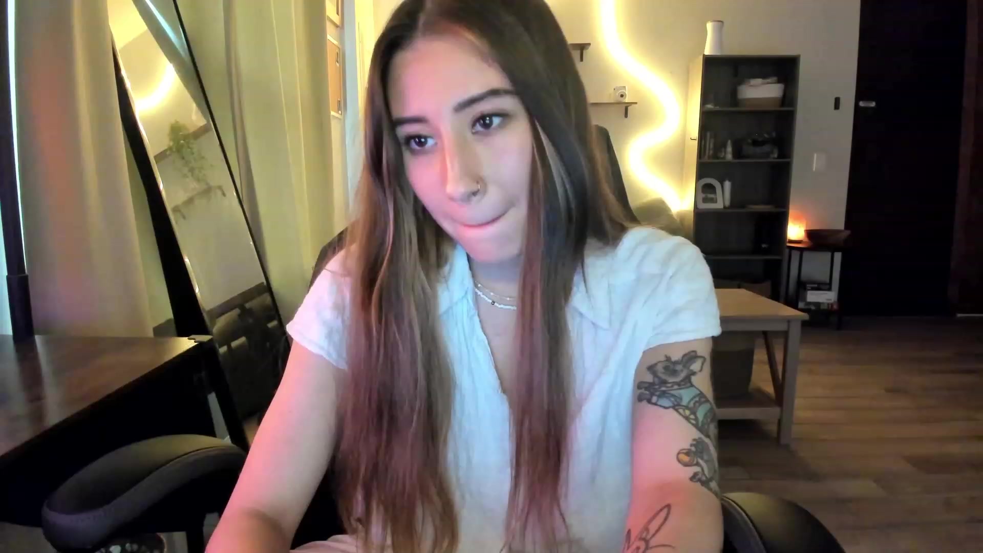 Gallery image thumbnail from lory_babygirl's myfreecams stream on, 01/30/2024, 20:34 image 7 of 20