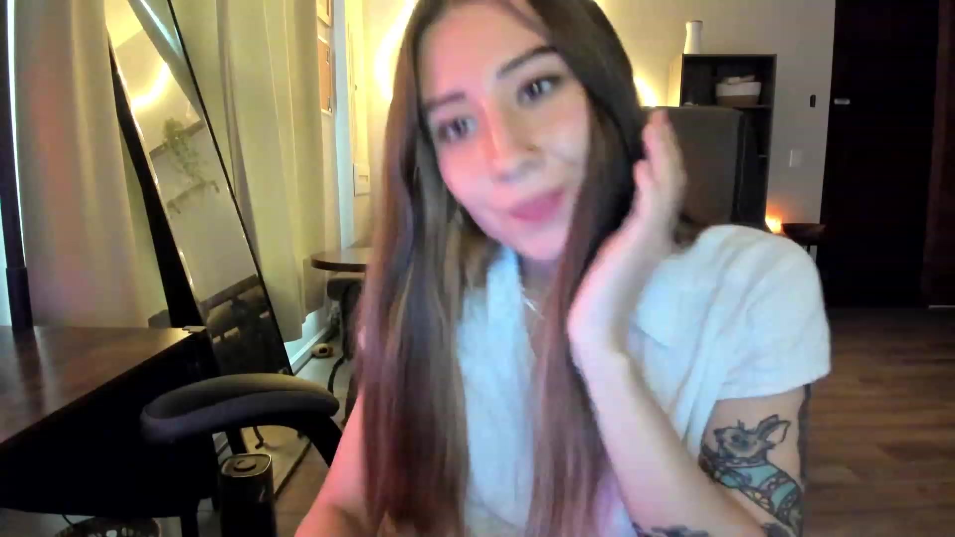 Gallery image thumbnail from lory_babygirl's myfreecams stream on, 01/30/2024, 20:34 image 16 of 20