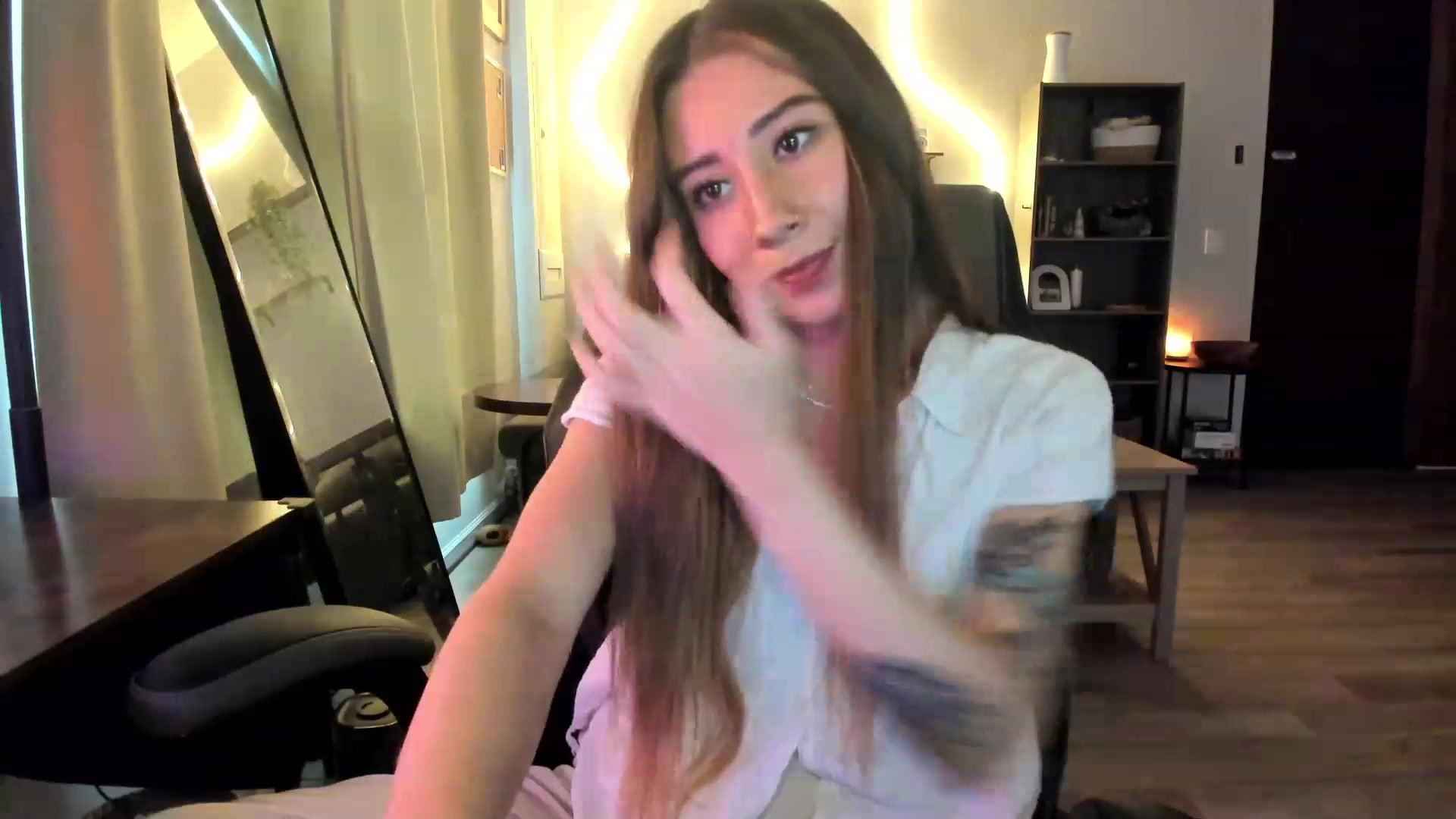 Gallery image thumbnail from lory_babygirl's myfreecams stream on, 01/30/2024, 20:34 image 2 of 20