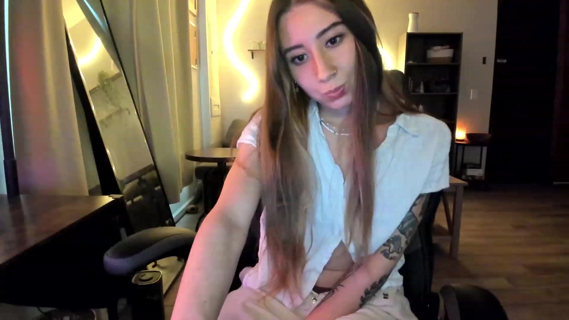 Gallery image thumbnail from lory_babygirl's myfreecams stream on, 01/30/2024, 21:30 image 5 of 20