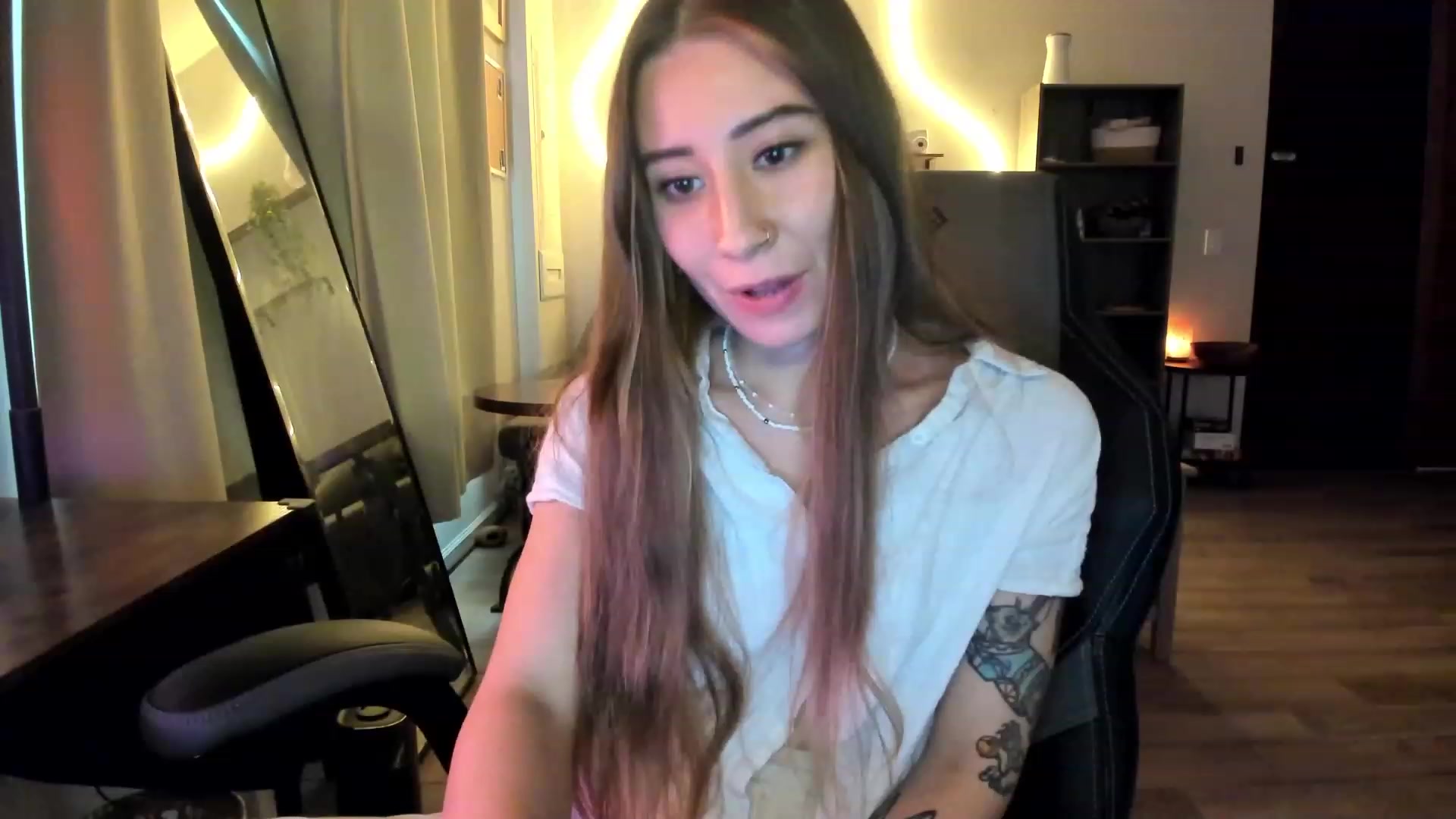 Gallery image thumbnail from lory_babygirl's myfreecams stream on, 01/30/2024, 21:30 image 1 of 20