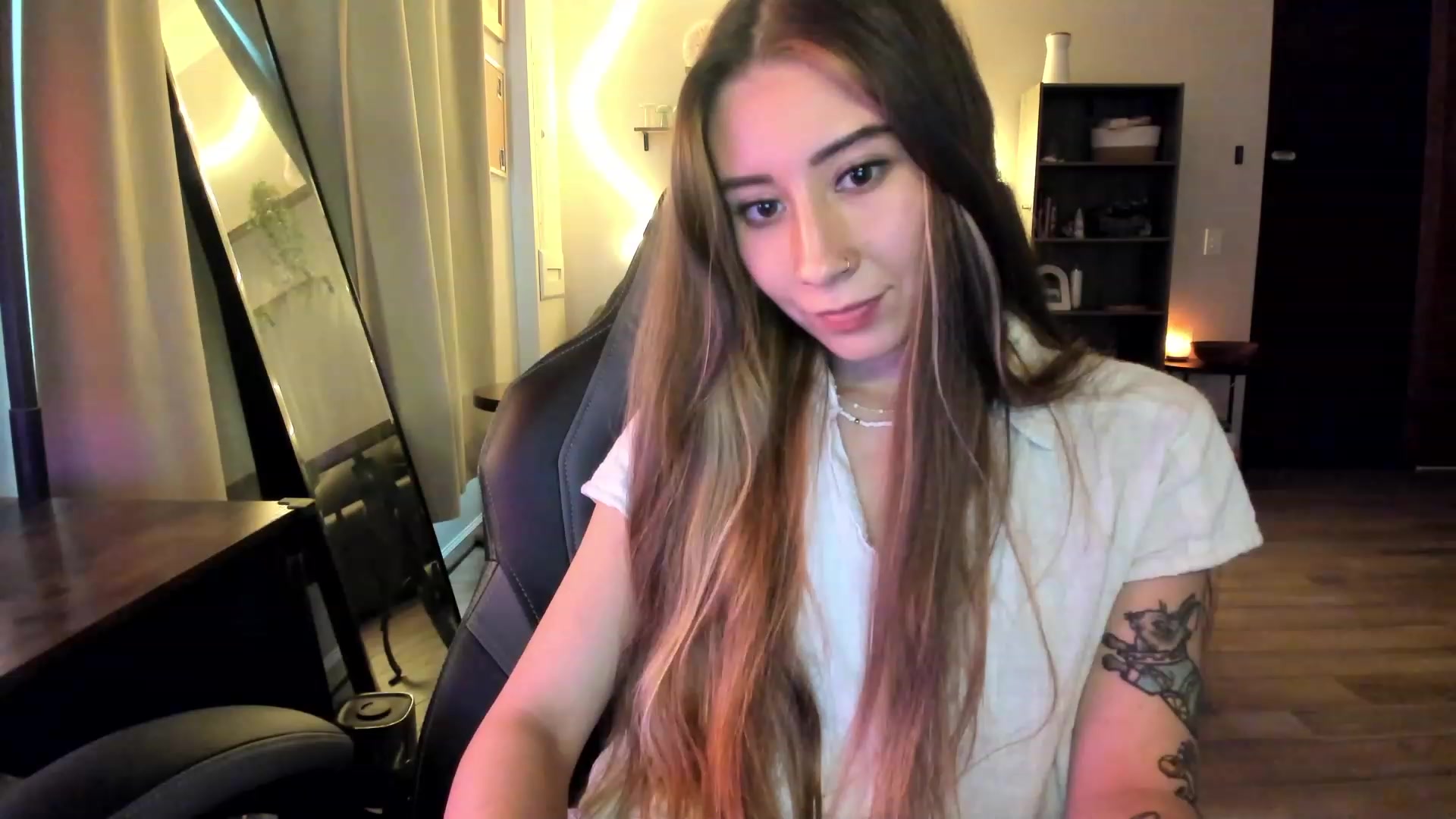 Gallery image thumbnail from lory_babygirl's myfreecams stream on, 01/30/2024, 21:30 image 17 of 20