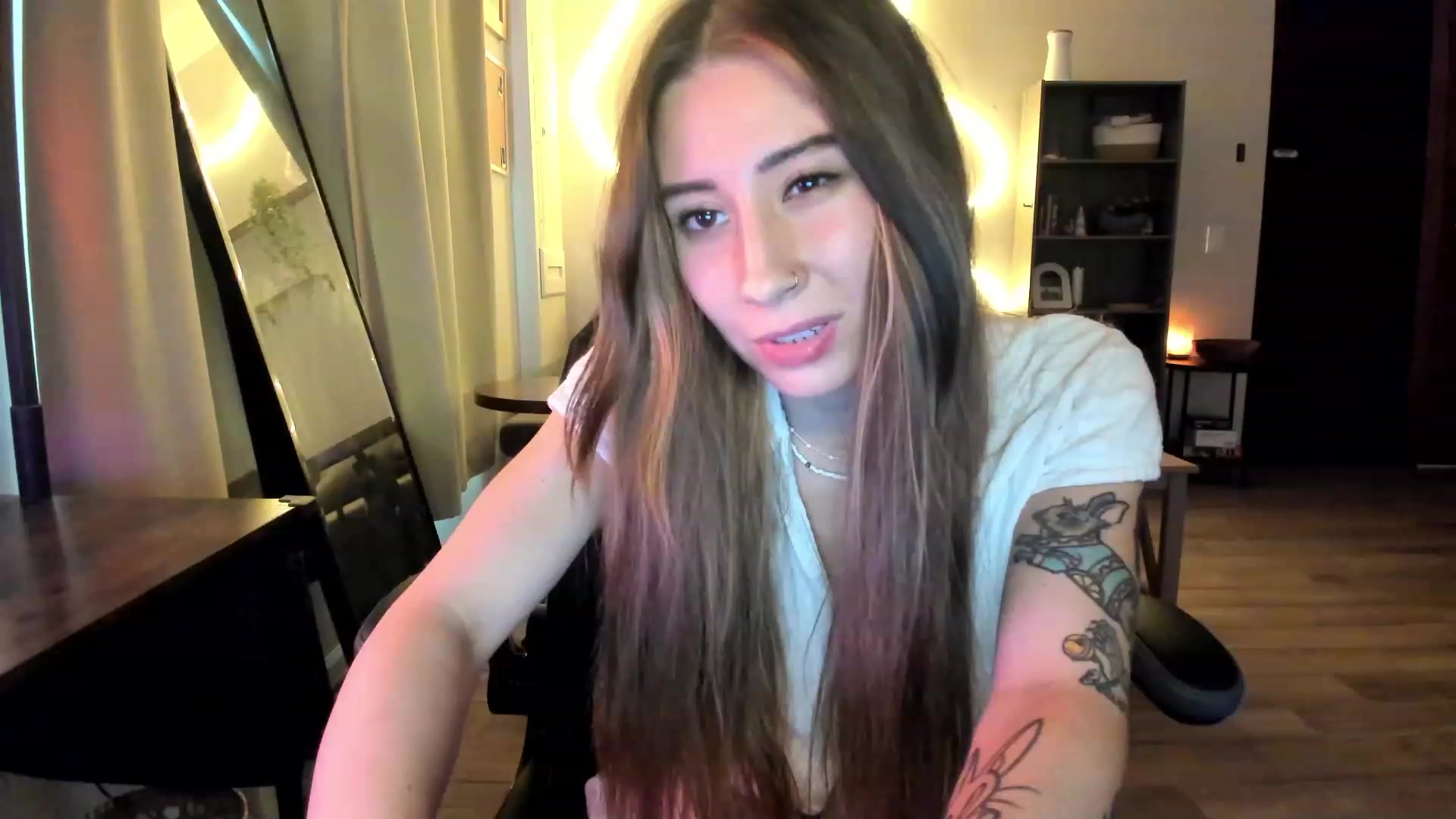 Gallery image thumbnail from lory_babygirl's myfreecams stream on, 01/30/2024, 21:30 image 13 of 20