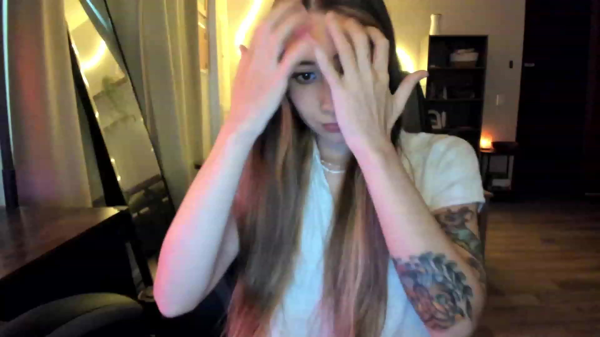 Gallery image thumbnail from lory_babygirl's myfreecams stream on, 01/30/2024, 21:30 image 16 of 20