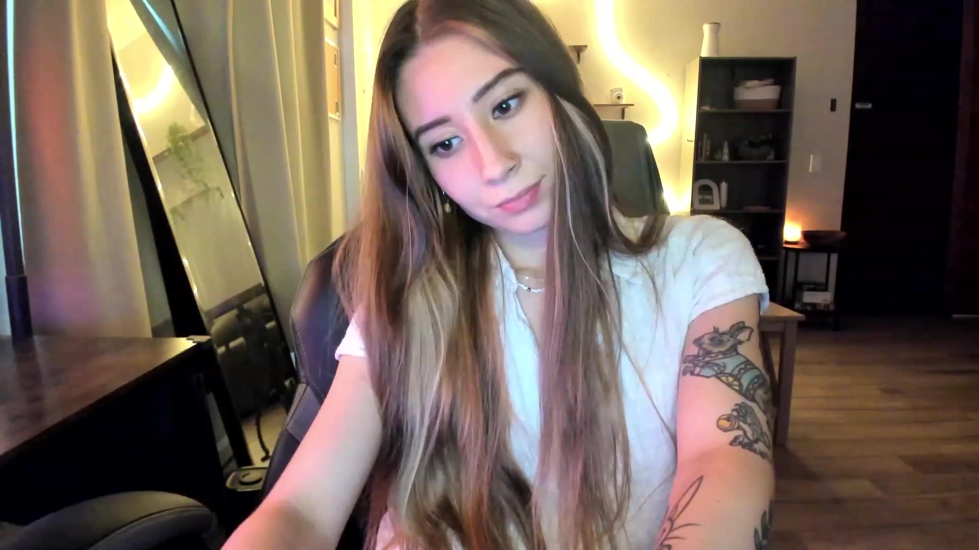 Gallery image thumbnail from lory_babygirl's myfreecams stream on, 01/30/2024, 21:30 image 18 of 20