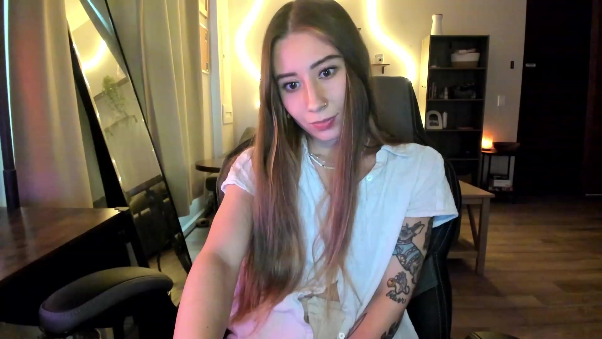 Gallery image thumbnail from lory_babygirl's myfreecams stream on, 01/30/2024, 21:30 image 4 of 20