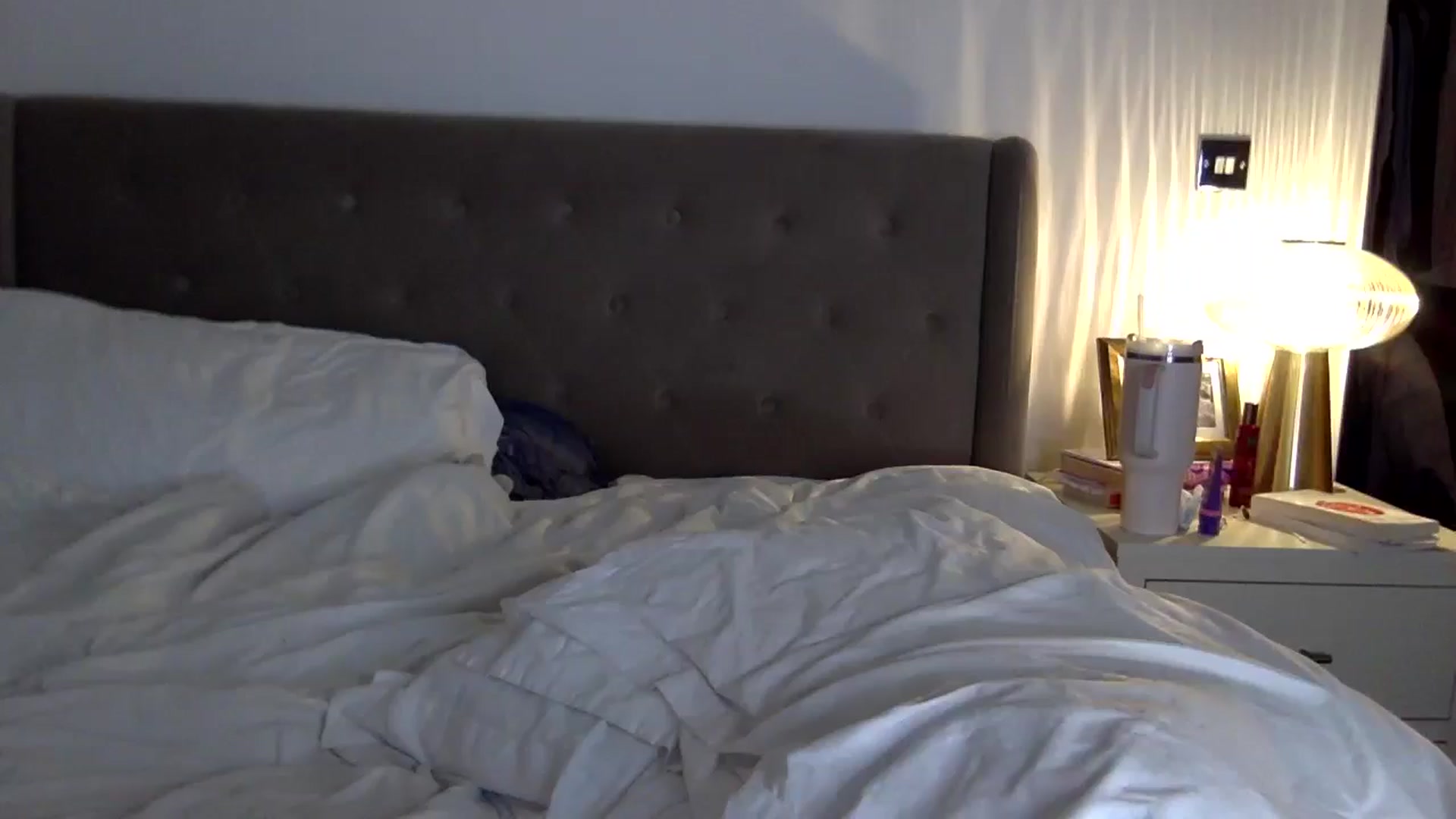 Gallery image thumbnail from louisezus's myfreecams stream on, 05/18/2025, 01:21 image 17 of 20