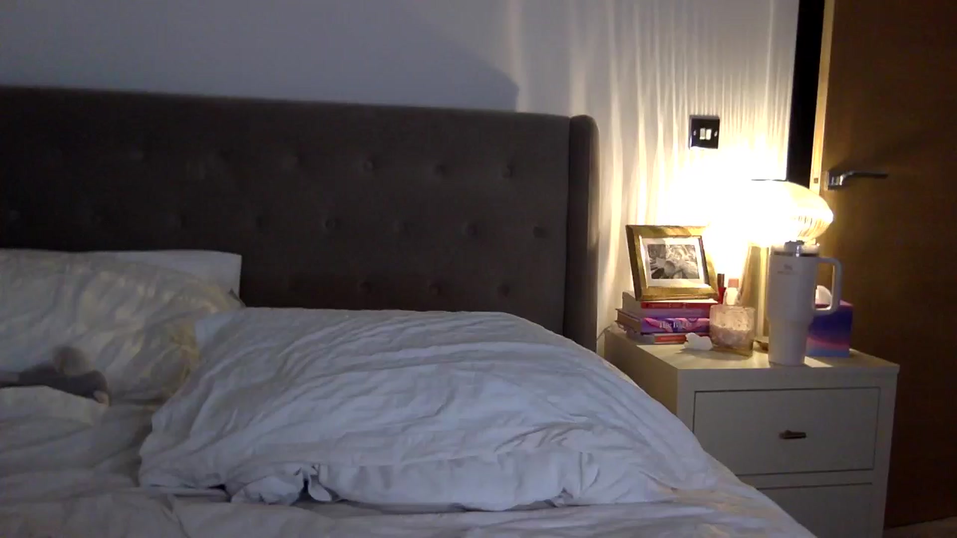 Gallery image thumbnail from louisezus's myfreecams stream on, 06/20/2025, 22:31 image 5 of 20