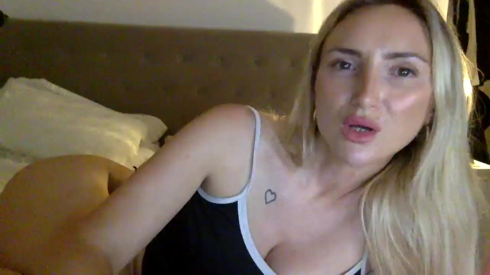 Gallery image thumbnail from louisezus's myfreecams stream on, 07/07/2025, 21:36 image 1 of 20