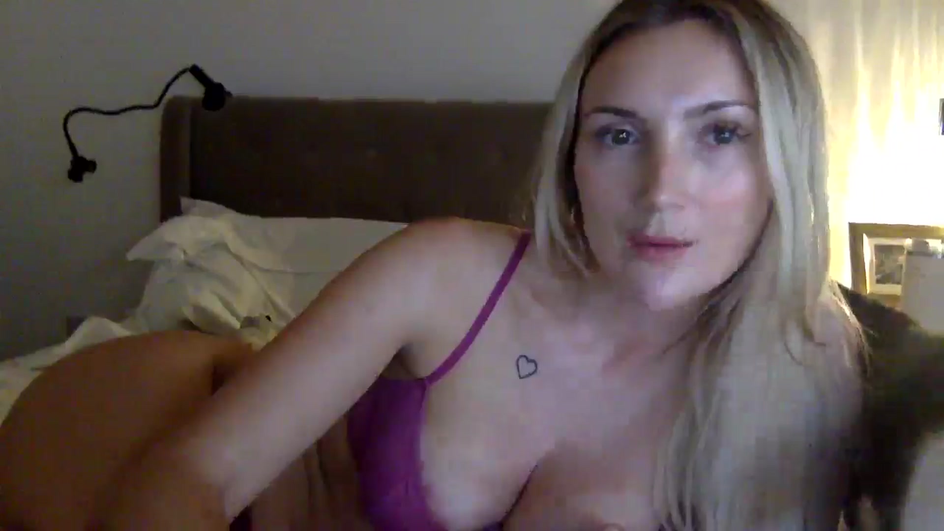 Gallery image thumbnail from louisezus's myfreecams stream on, 07/21/2025, 21:36 image 8 of 20