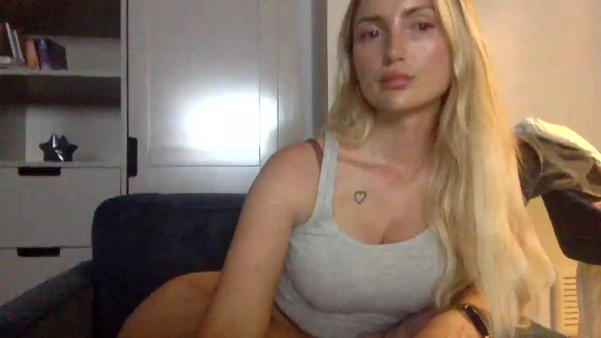Gallery image thumbnail from louisezus's myfreecams stream on, 07/31/2025, 21:59 image 7 of 20