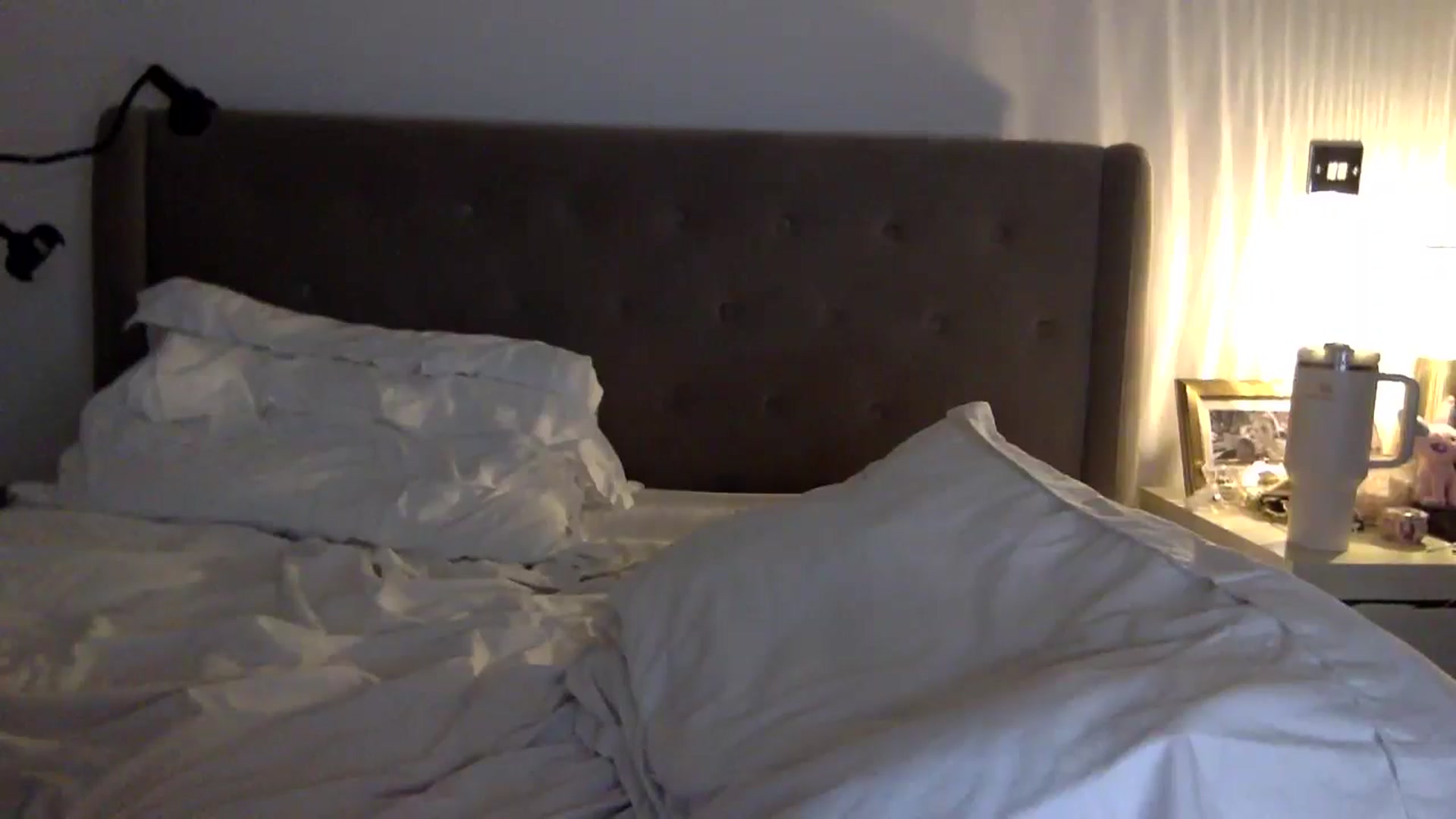 Gallery image thumbnail from louisezus's myfreecams stream on, 08/28/2025, 22:18 image 9 of 20