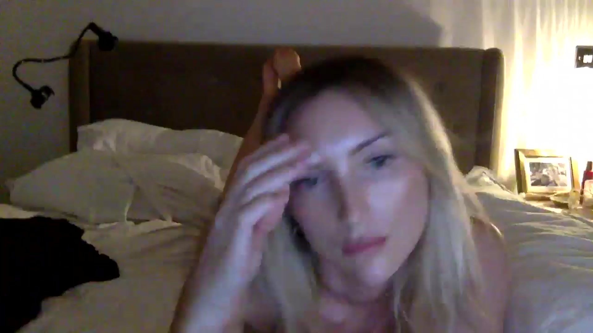 Gallery image thumbnail from louisezus's myfreecams stream on, 08/31/2025, 23:38 image 3 of 20