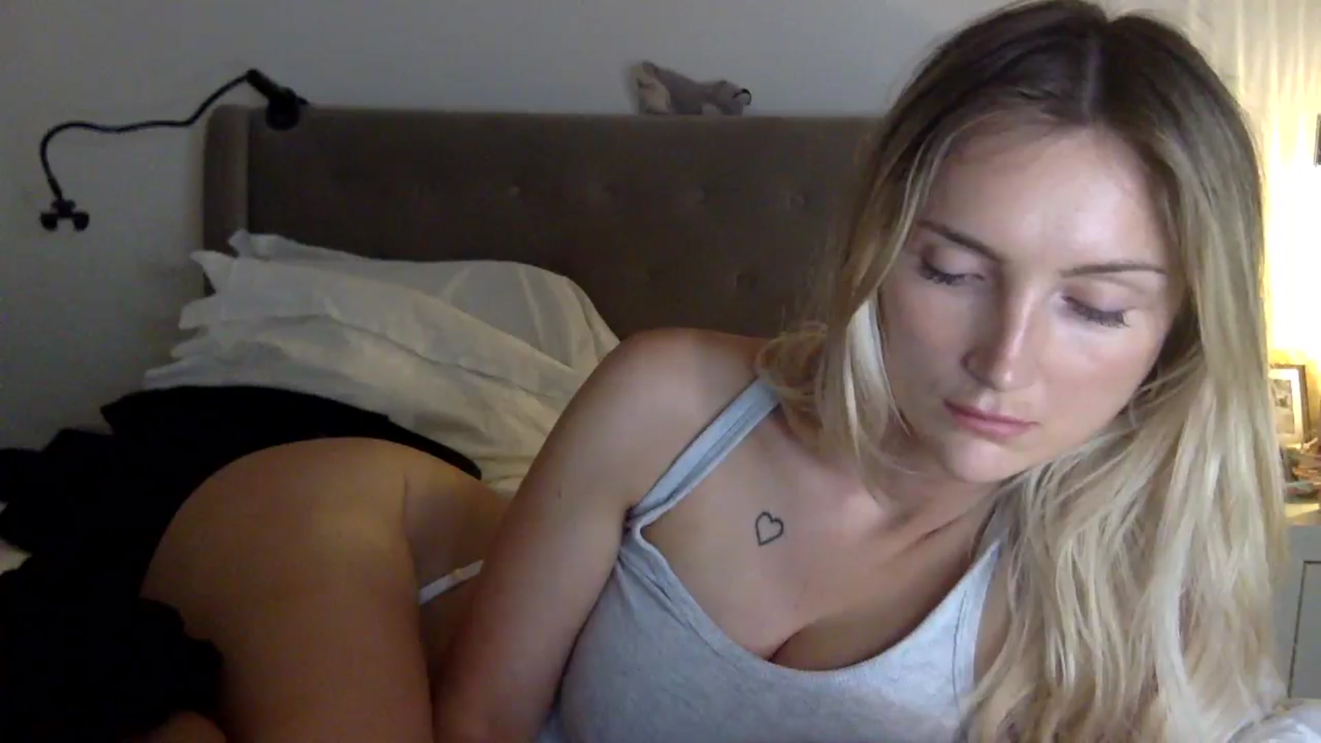 Gallery image thumbnail from louisezus's myfreecams stream on, 09/05/2025, 24:33 image 5 of 20