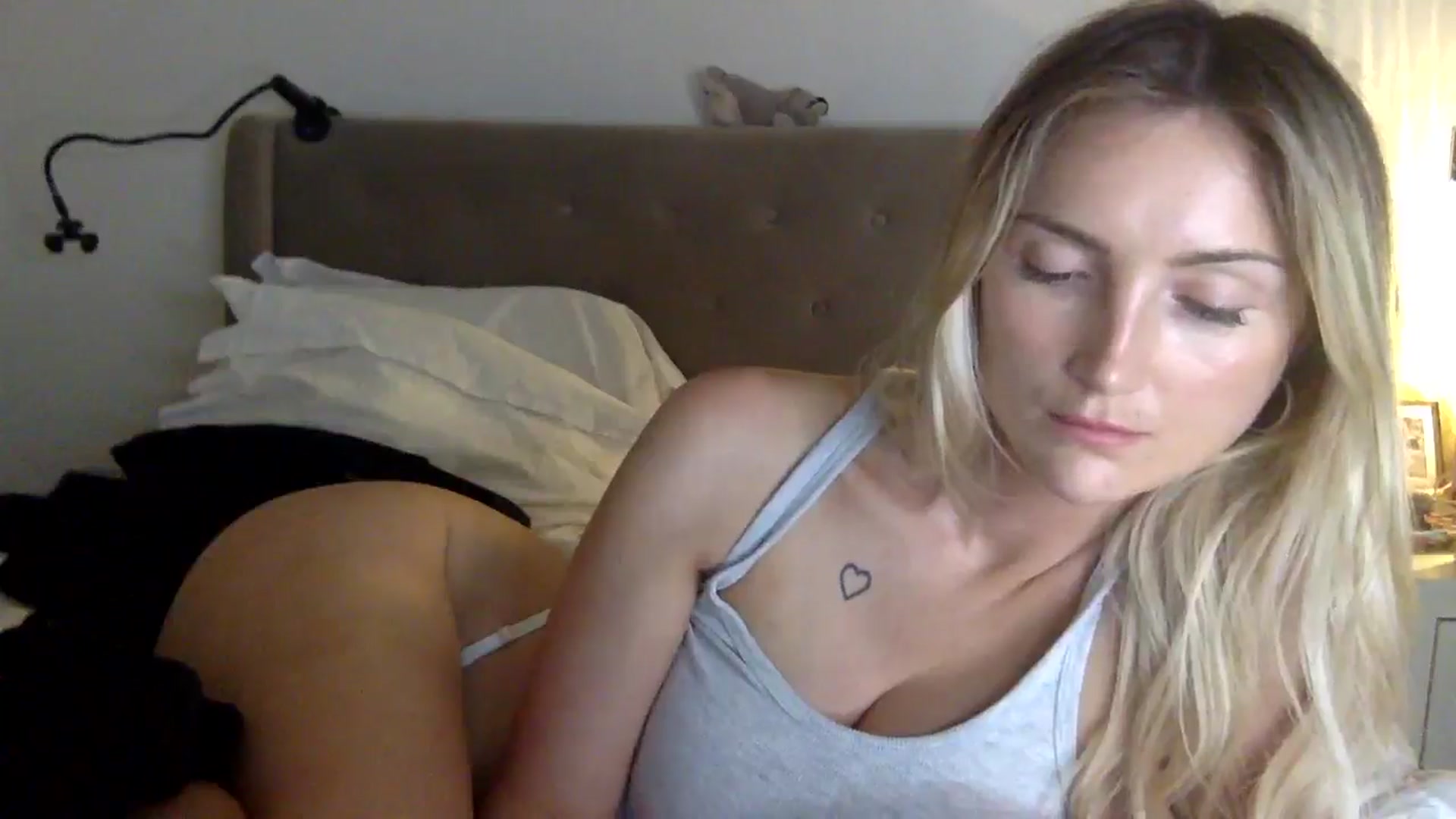 Gallery image thumbnail from louisezus's myfreecams stream on, 09/05/2025, 24:33 image 3 of 20
