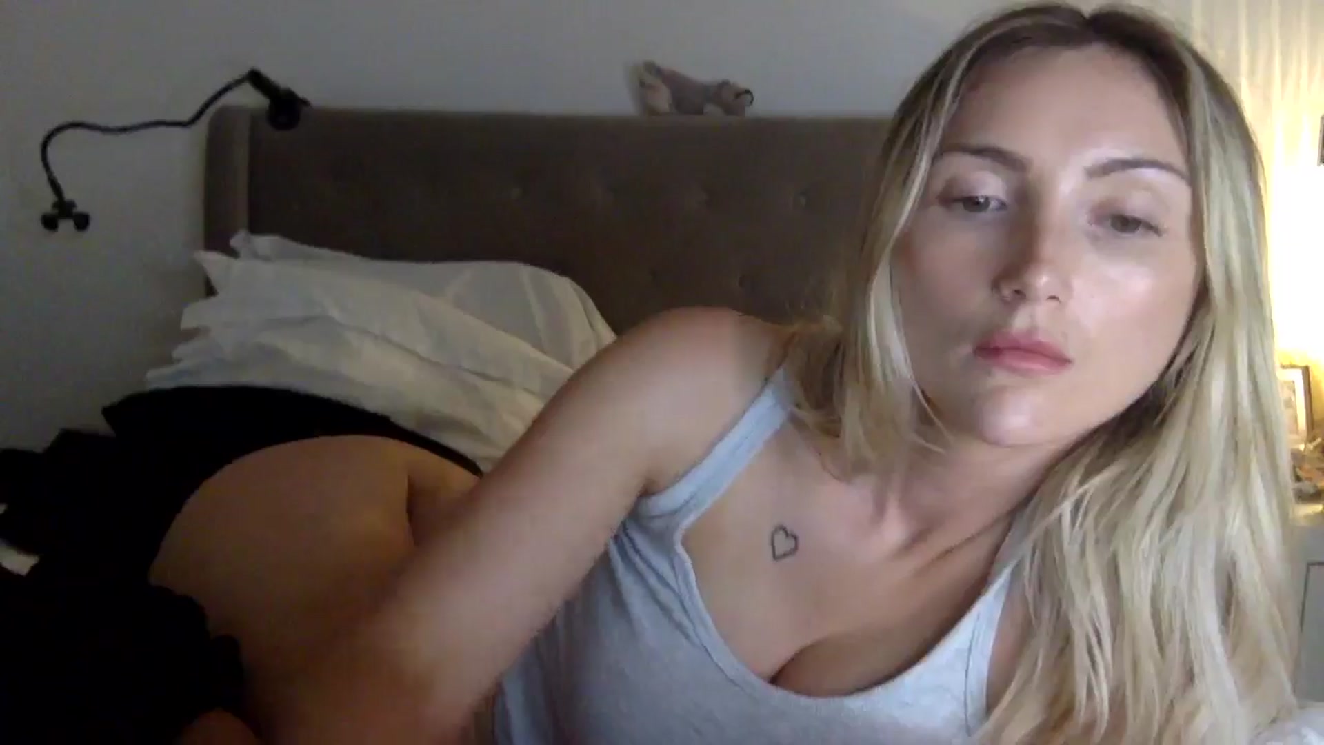 Gallery image thumbnail from louisezus's myfreecams stream on, 09/05/2025, 24:33 image 7 of 20