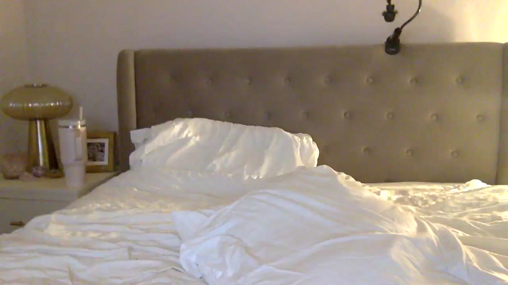 Gallery image thumbnail from louisezus's myfreecams stream on, 09/19/2025, 24:55 image 12 of 20