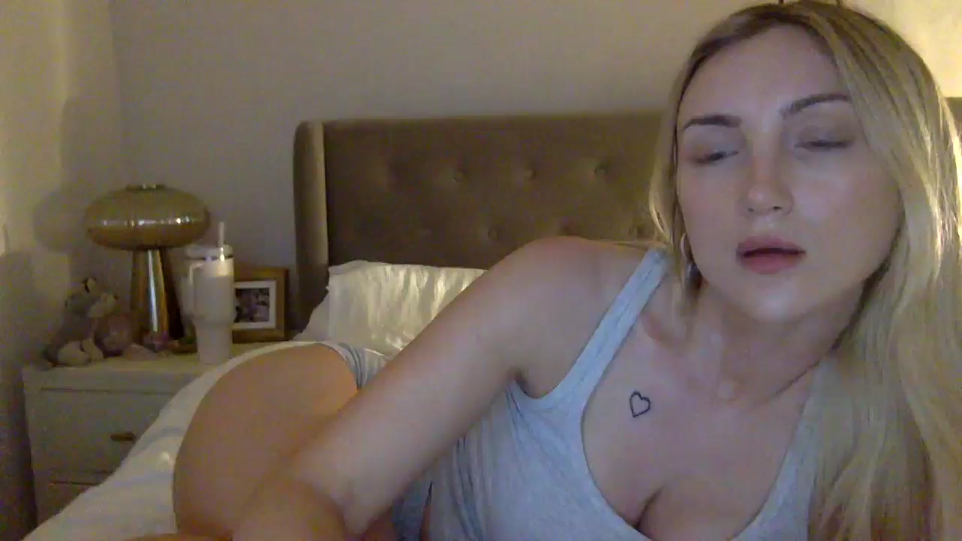 Gallery image thumbnail from louisezus's myfreecams stream on, 09/20/2025, 23:12 image 1 of 20