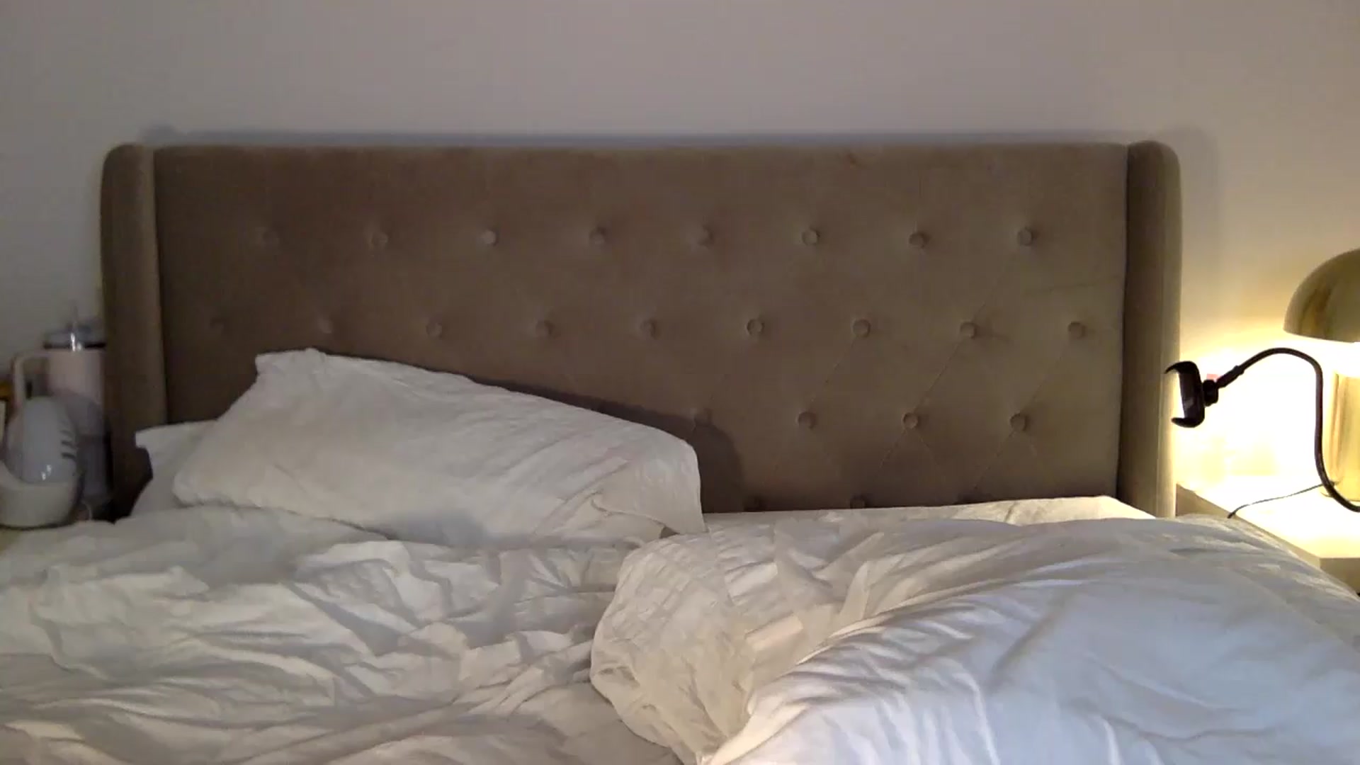 Gallery image thumbnail from louisezus's myfreecams stream on, 05/17/2026, 22:26 image 7 of 20