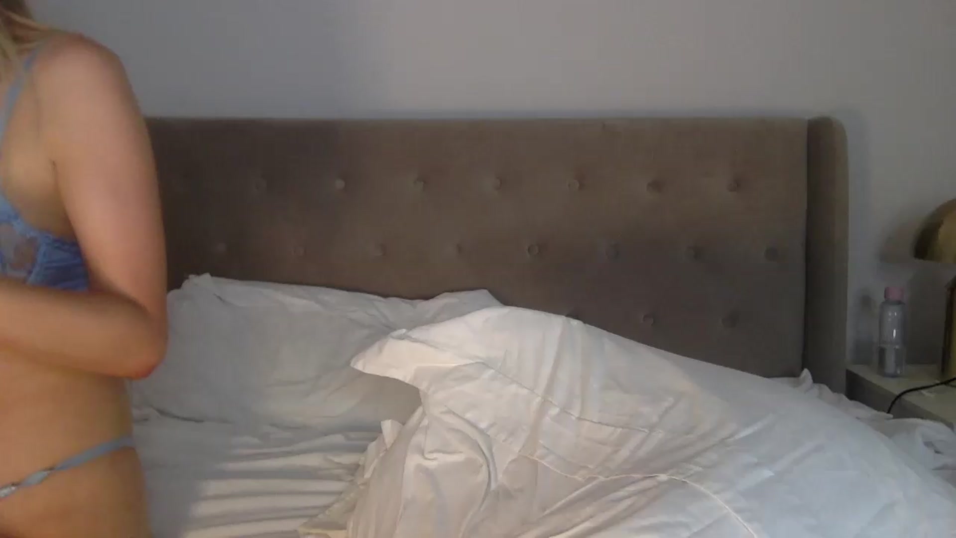 Gallery image thumbnail from louisezus's myfreecams stream on, 06/26/2026, 09:56 image 19 of 20