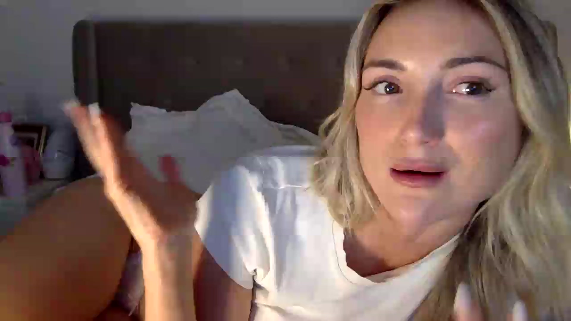 Gallery image thumbnail from louisezus's myfreecams stream on, 07/04/2026, 23:49 image 5 of 20