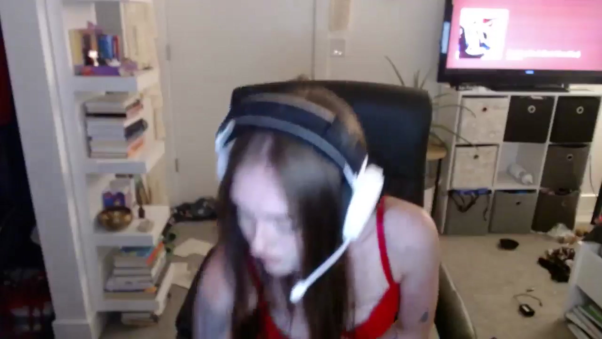 Gallery image thumbnail from loveboo4u's myfreecams stream on, 06/16/2024, 07:14 image 7 of 20