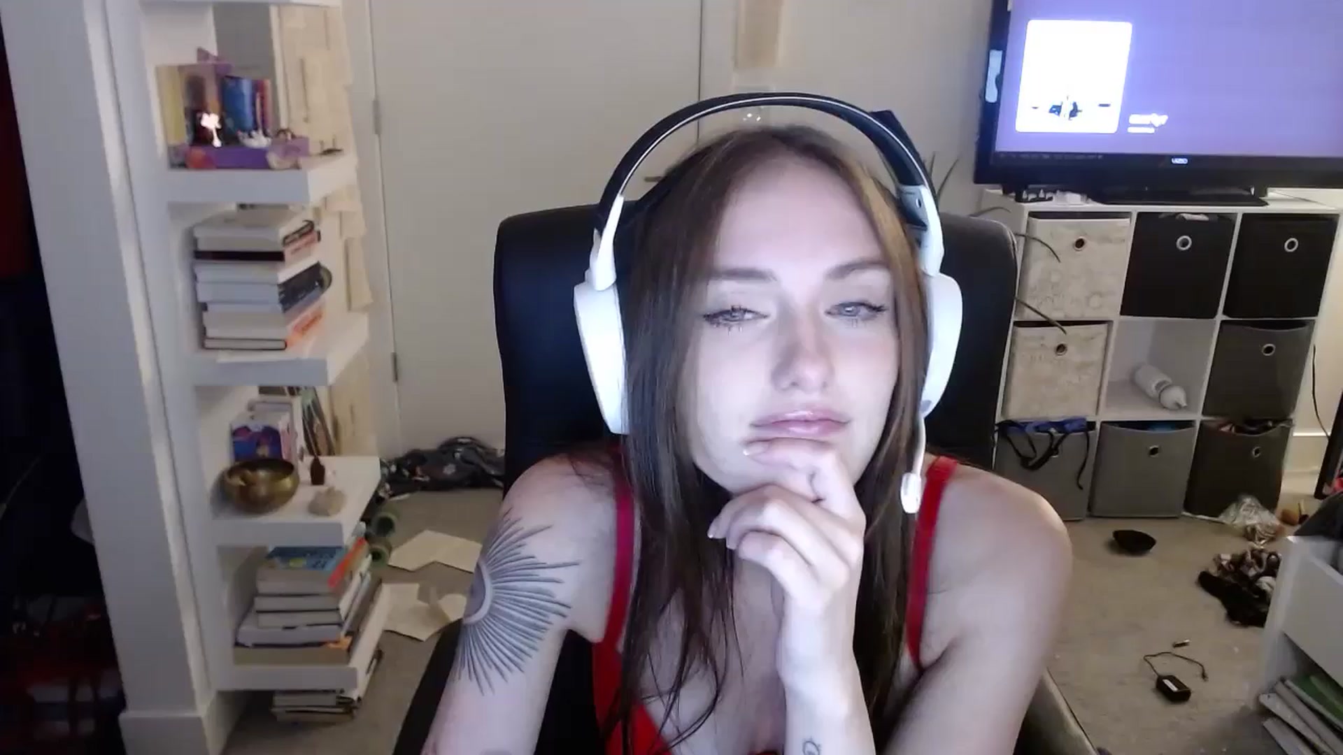 Gallery image thumbnail from loveboo4u's myfreecams stream on, 06/16/2024, 07:14 image 10 of 20